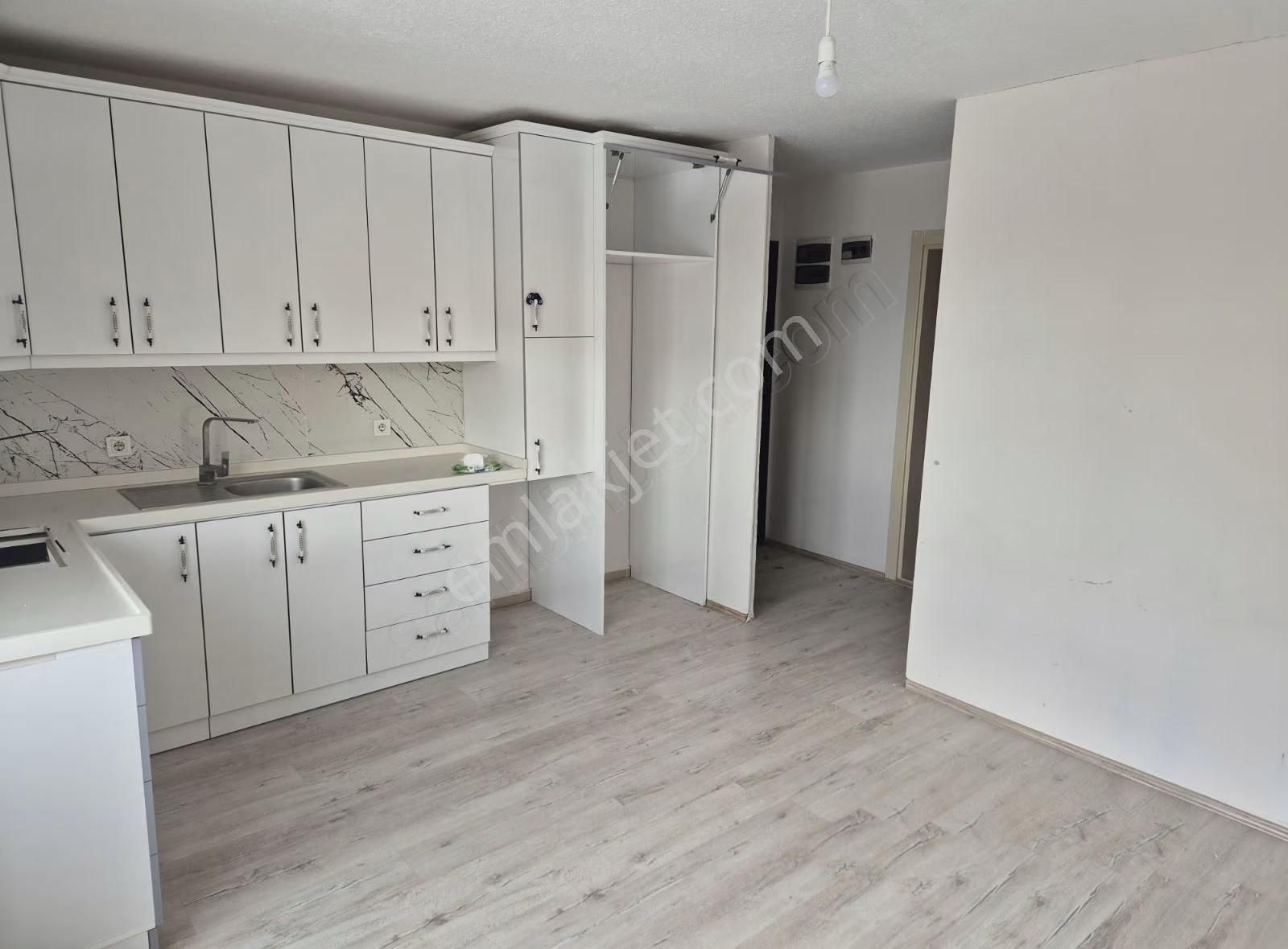 İpekyolu Yapı Emlak'tan Kiralık - Görsel 9