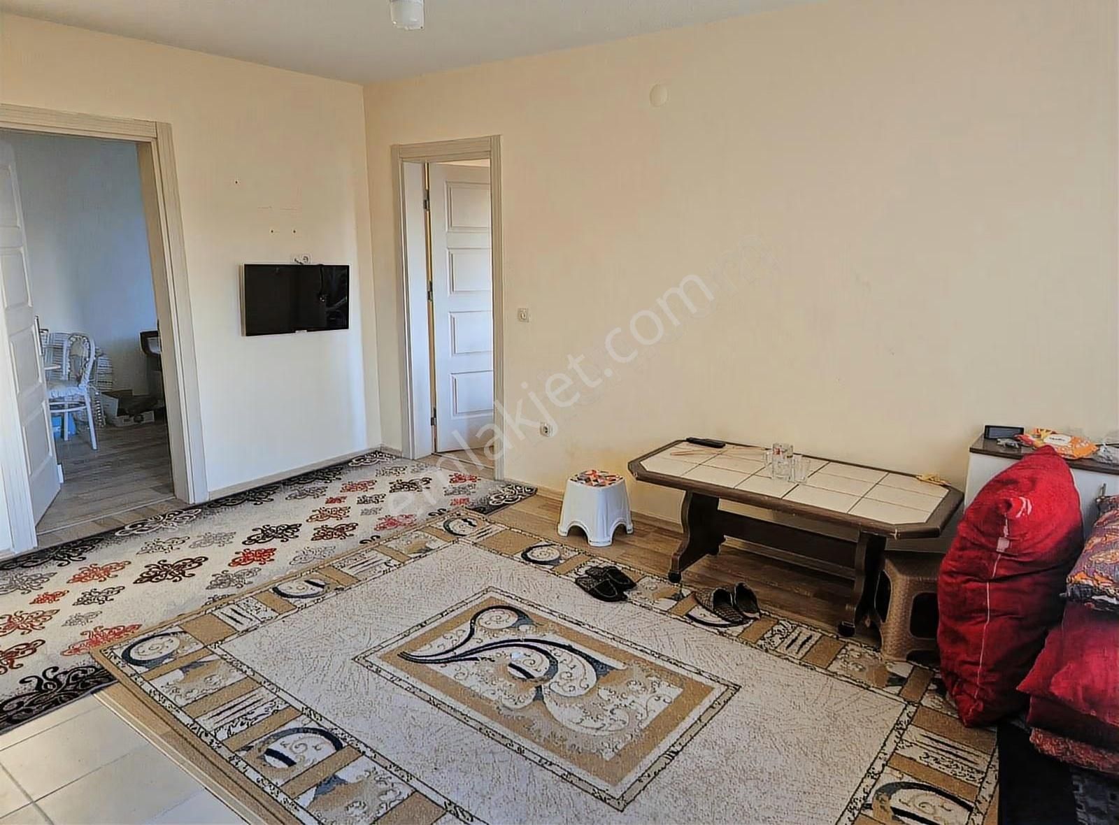 İpekyolu Yapı Emlak'tan Acilll Ara Kat Daire - Görsel 4