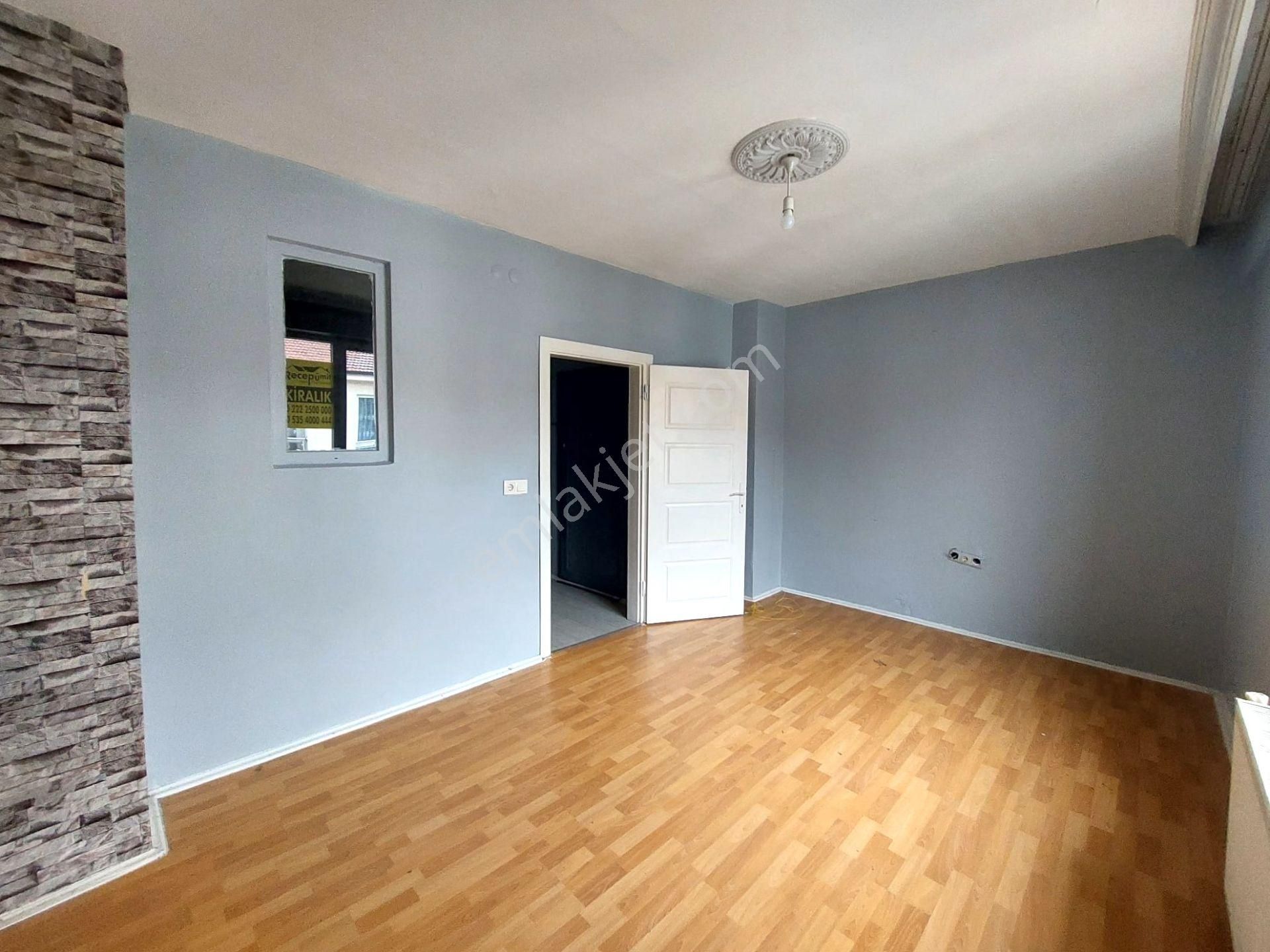 Recep Ümit Emlak'tan Tunalı Mahallesinde Gaffar Okan Caddesi Yakınında Kiralık 1+1 Daire - Görsel 14