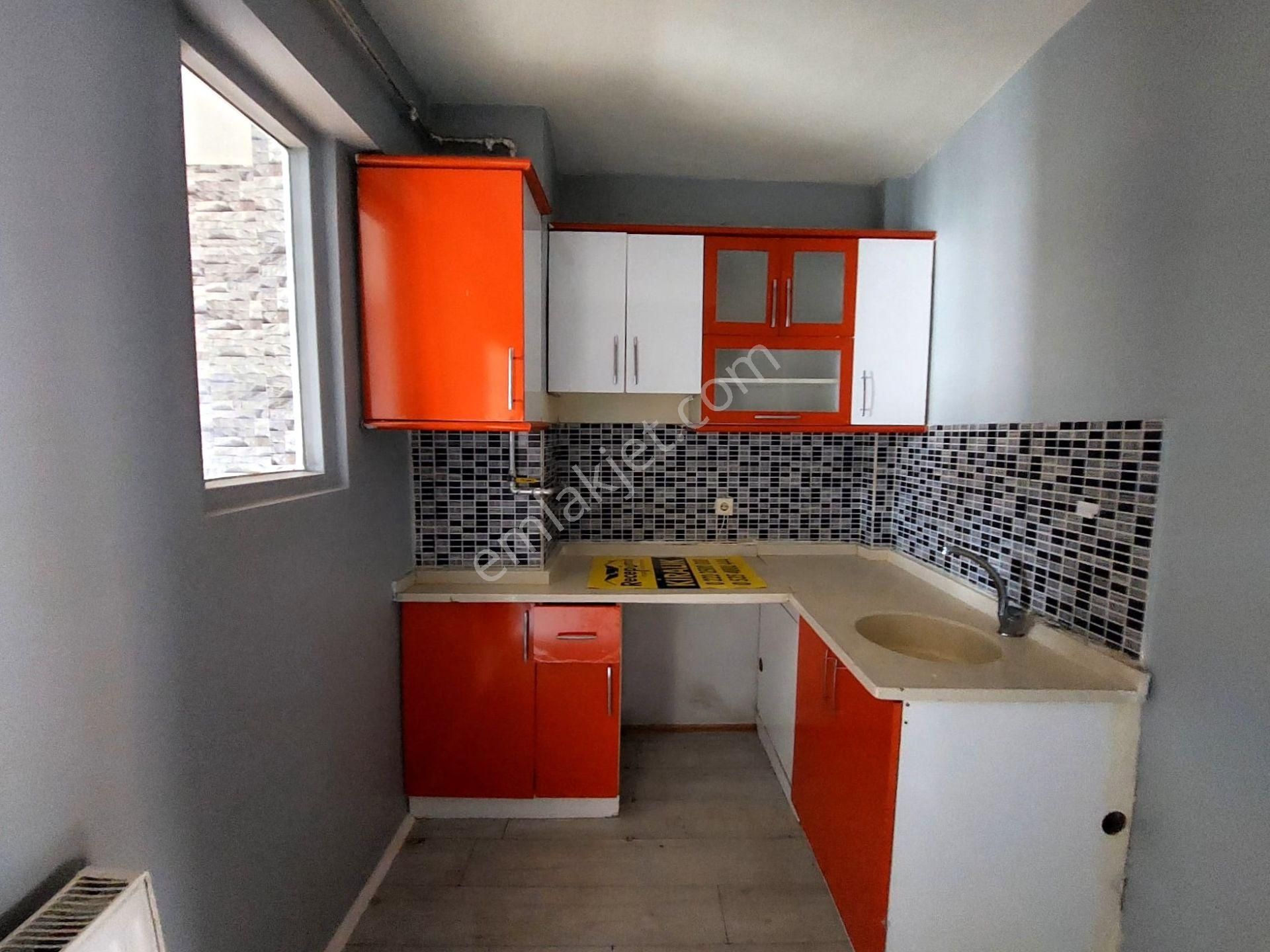 Recep Ümit Emlak'tan Tunalı Mahallesinde Gaffar Okan Caddesi Yakınında Kiralık 1+1 Daire