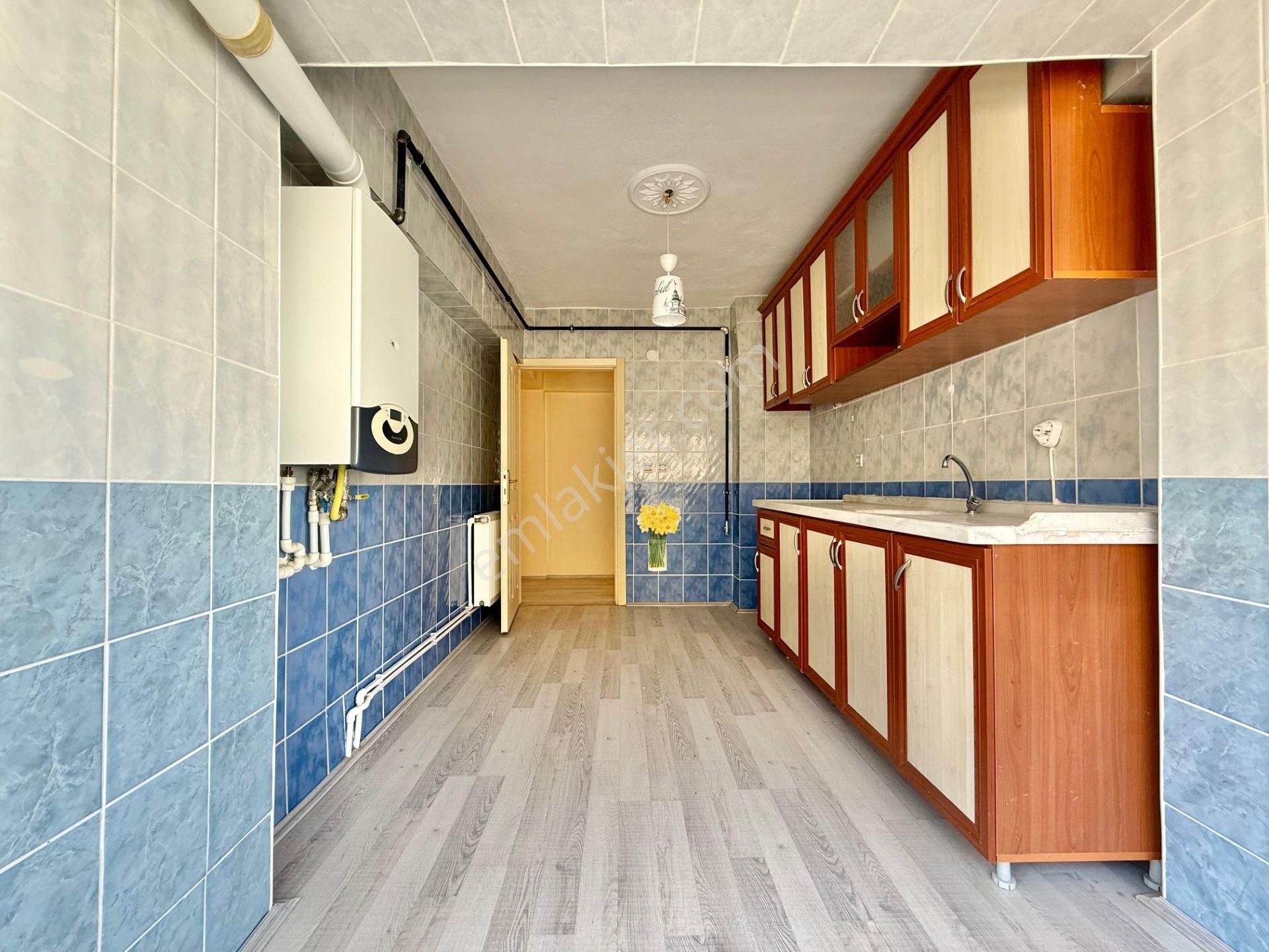 Kalecik Emlak'tan Fatih Mahallesin'de Ara Kat'da Güney Cpehe 3+1 - Görsel 3