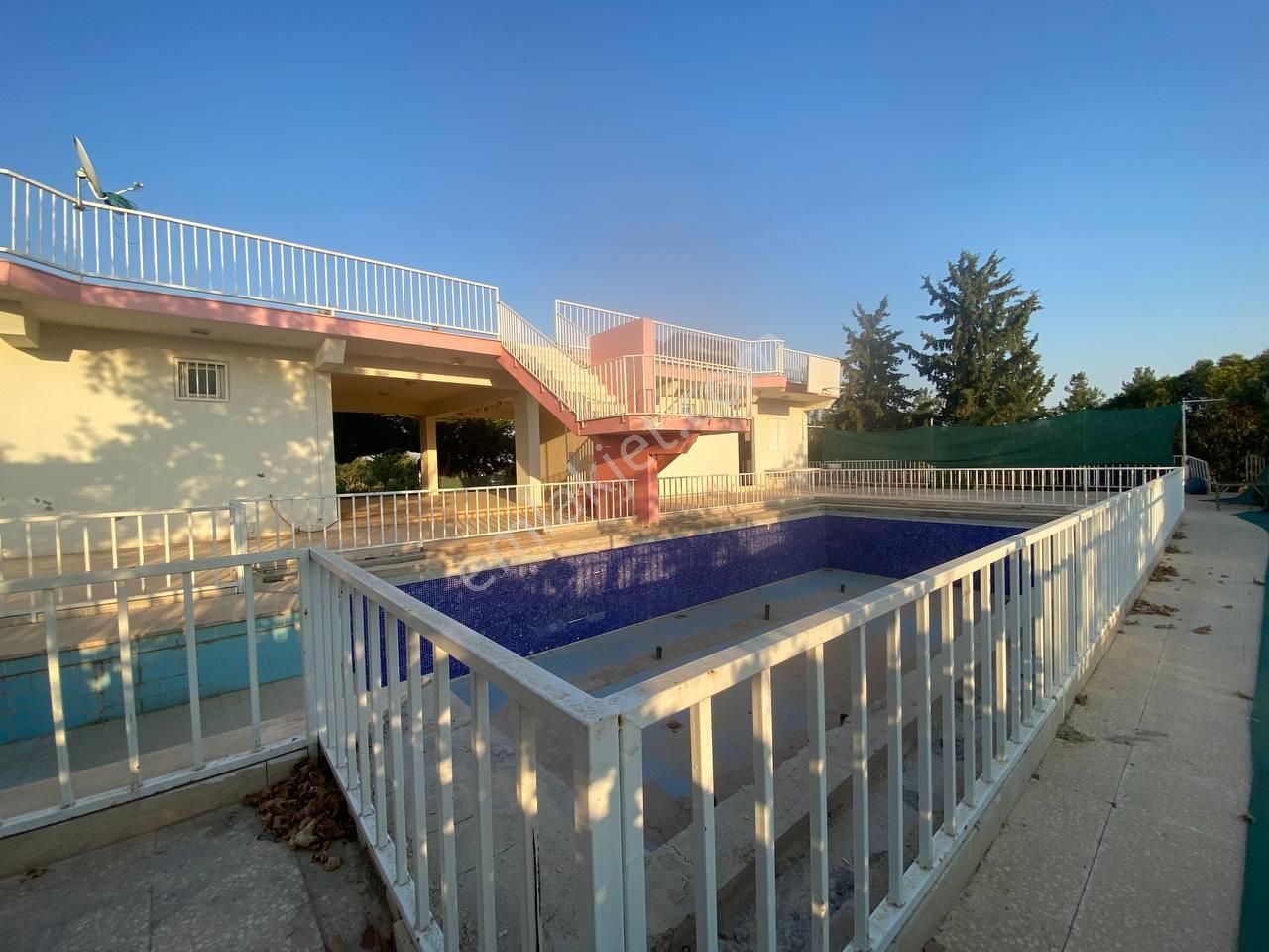 World İlkevim'den Doğayla İç İçe Havuzlu Satılık Bağ Evi - Görsel 2