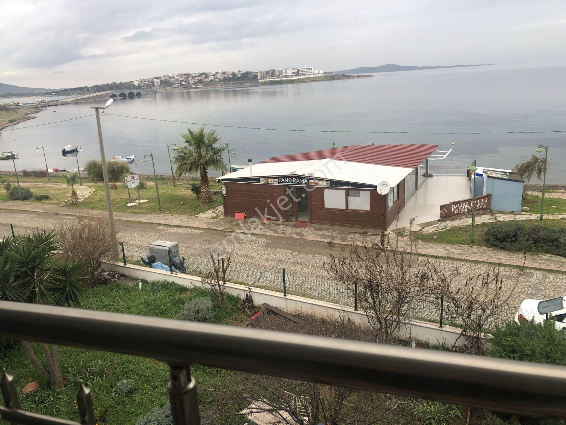 Ayvalık Ta Satılık Muhtesem Daire.denize Sıfır.