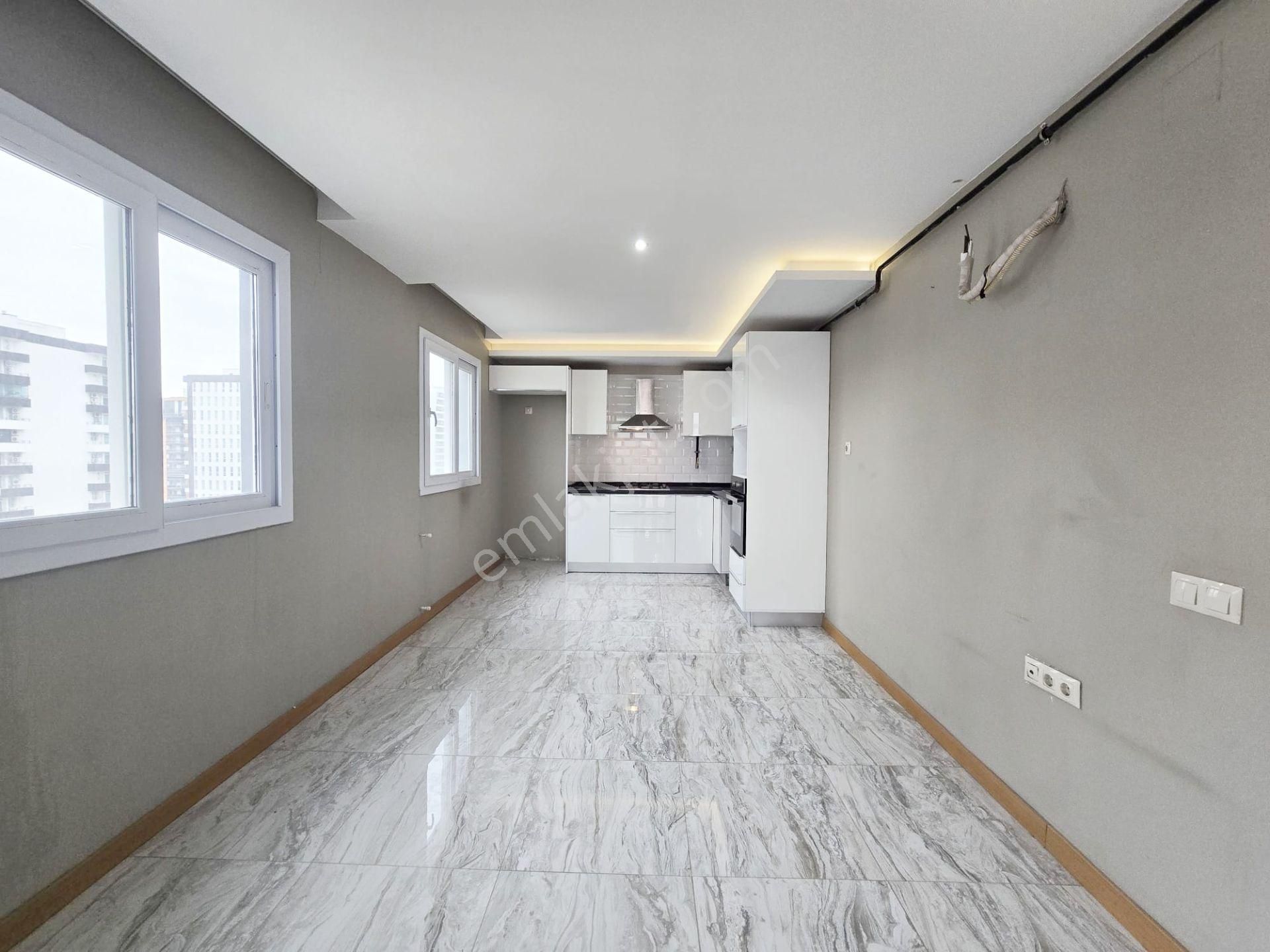 Gürselpaşa'da Akgül Cami Civ.hasarsız Raporlu 2 Bloklu Site İçi Oturma Odası Mutfaklı Cazip Fırsat - Görsel 3