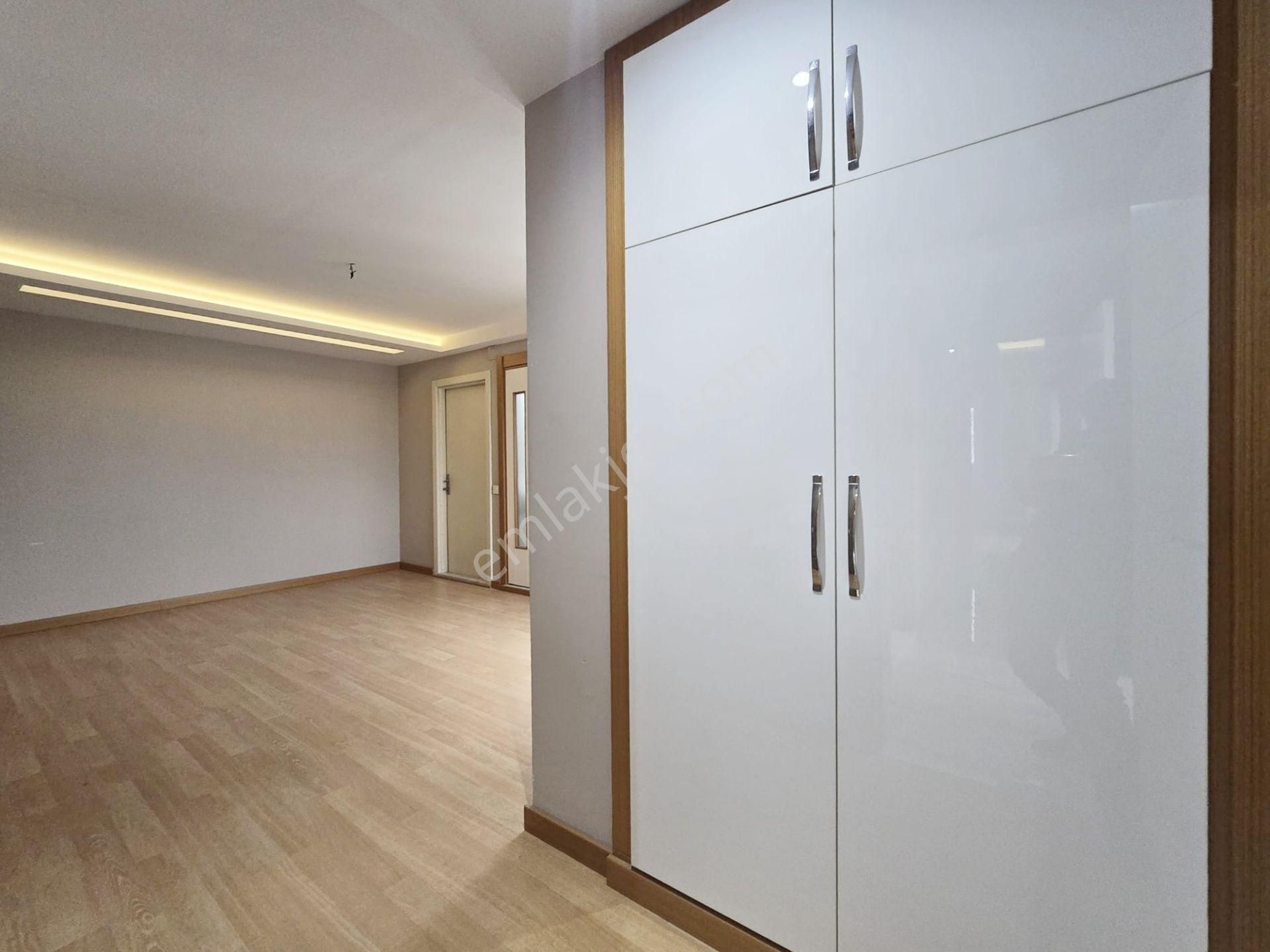 Gürselpaşa'da Akgül Cami Civ.hasarsız Raporlu 2 Bloklu Site İçi Oturma Odası Mutfaklı Cazip Fırsat - Görsel 8