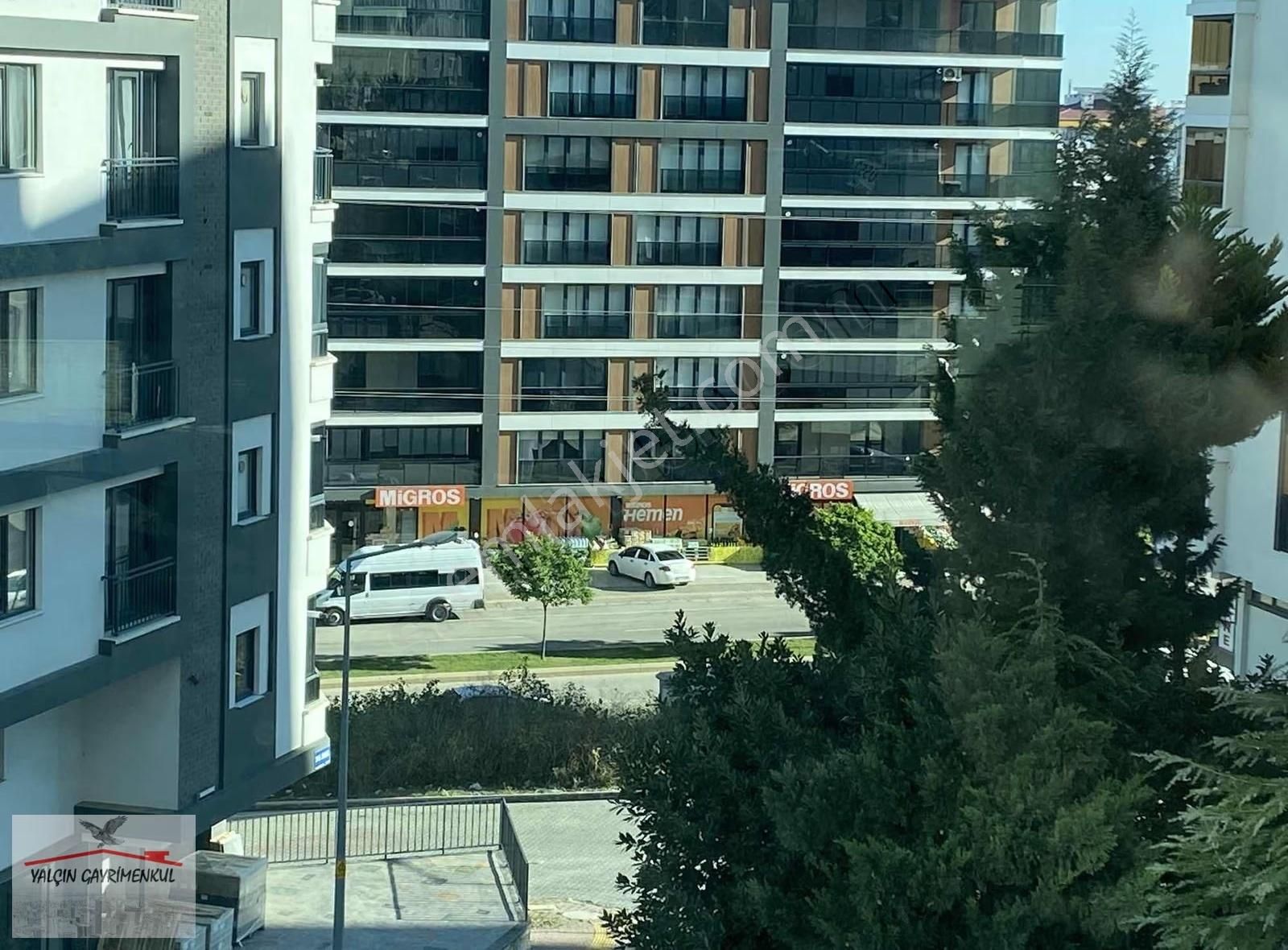 Atakent'te Cambalkonlu, Vestiyerli, Ara Kat Geniş 2+1 Daire