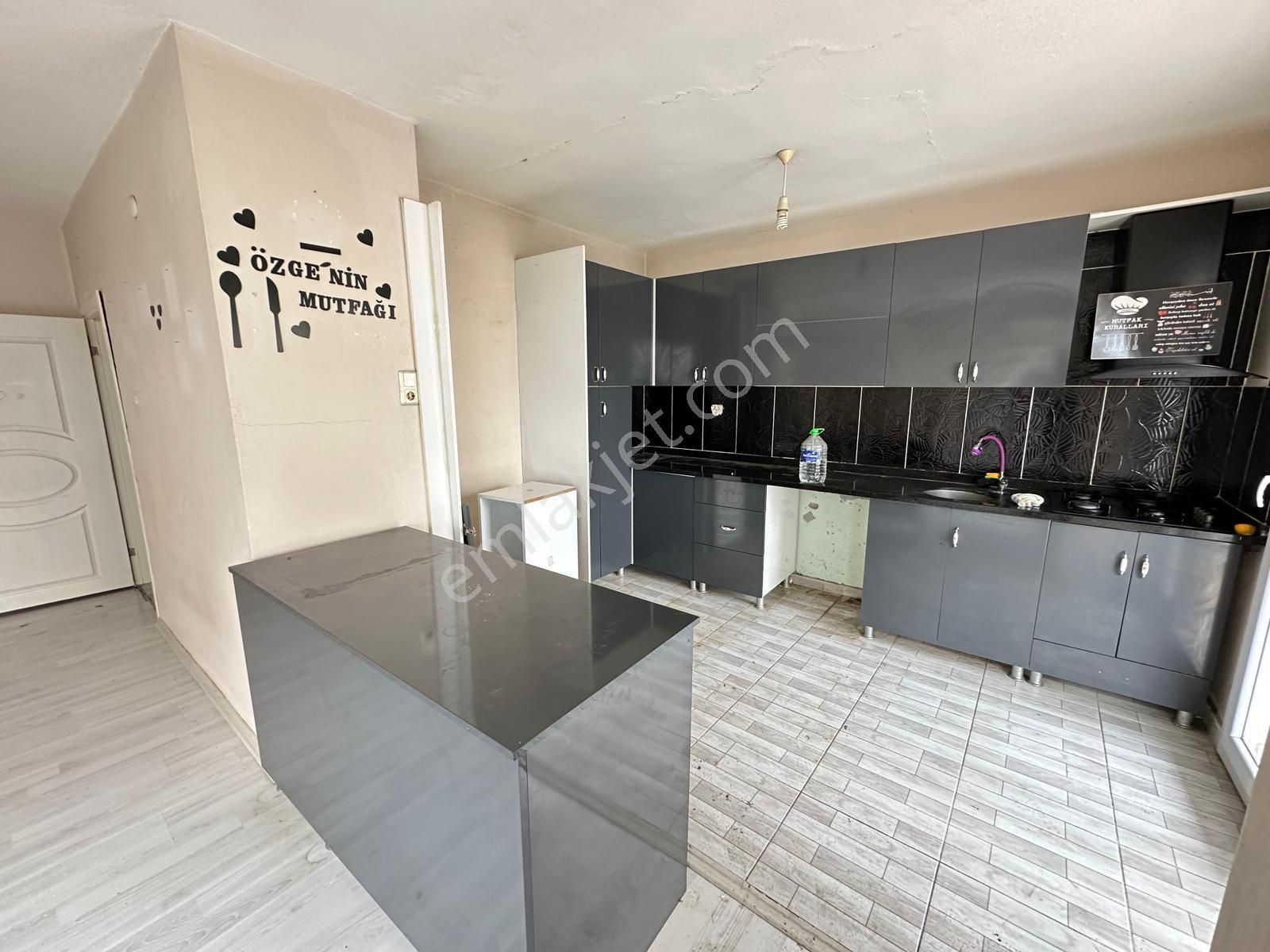 Pirireis Mahallesinde 3+1 Amerikan Mutfak İçi Temiz Kiralık - Görsel 4