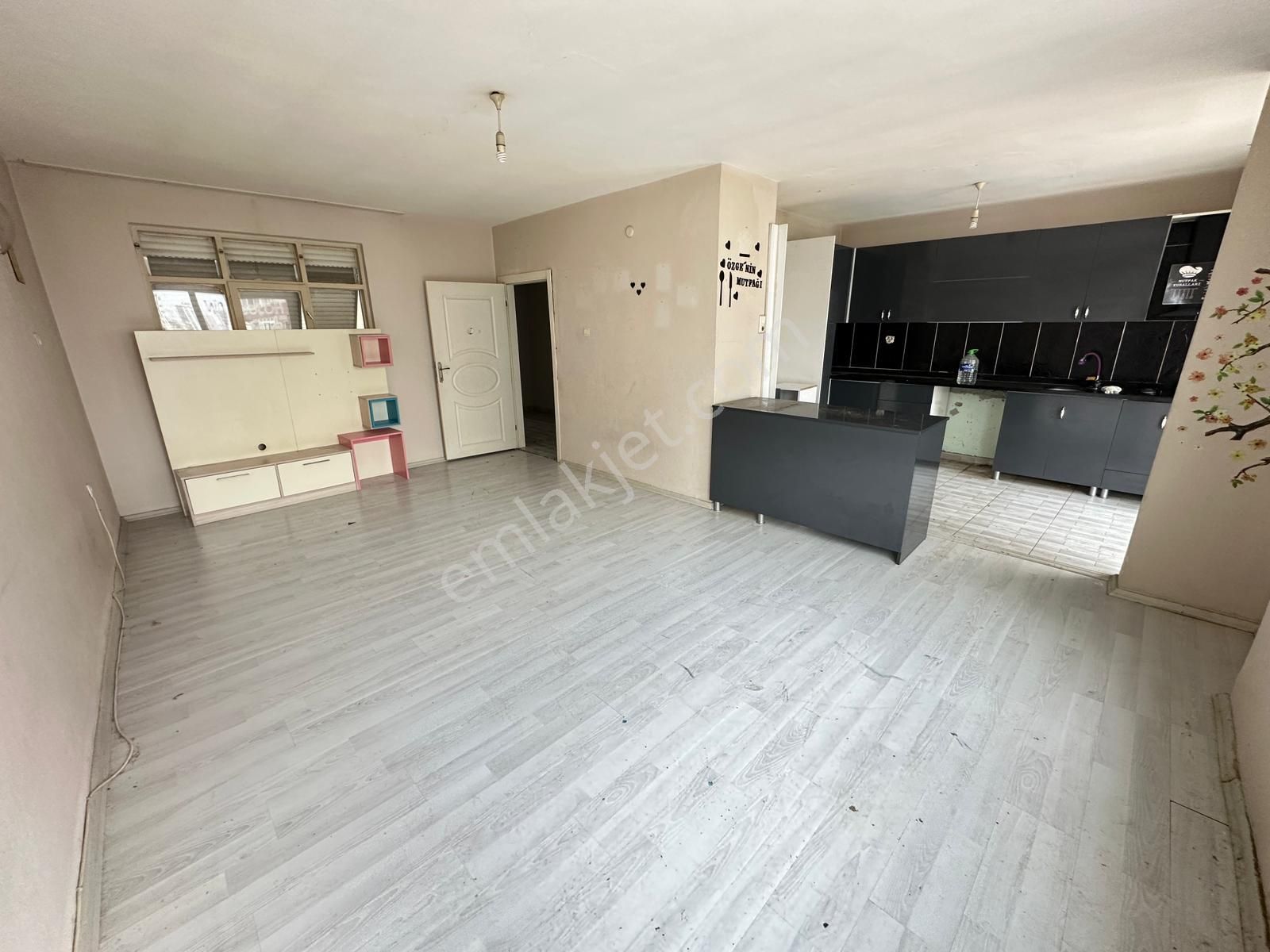 Pirireis Mahallesinde 3+1 Amerikan Mutfak İçi Temiz Kiralık - Görsel 6