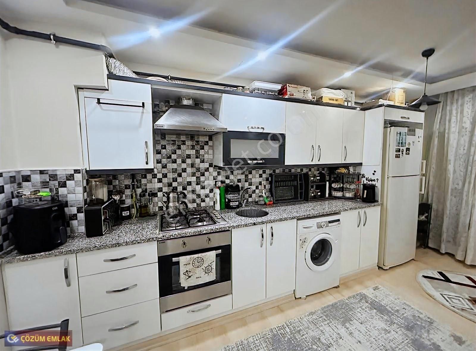 Çözüm Emlak'tan İstasyon Civarı 2+1 Eşyalı Ön Cephe Daire