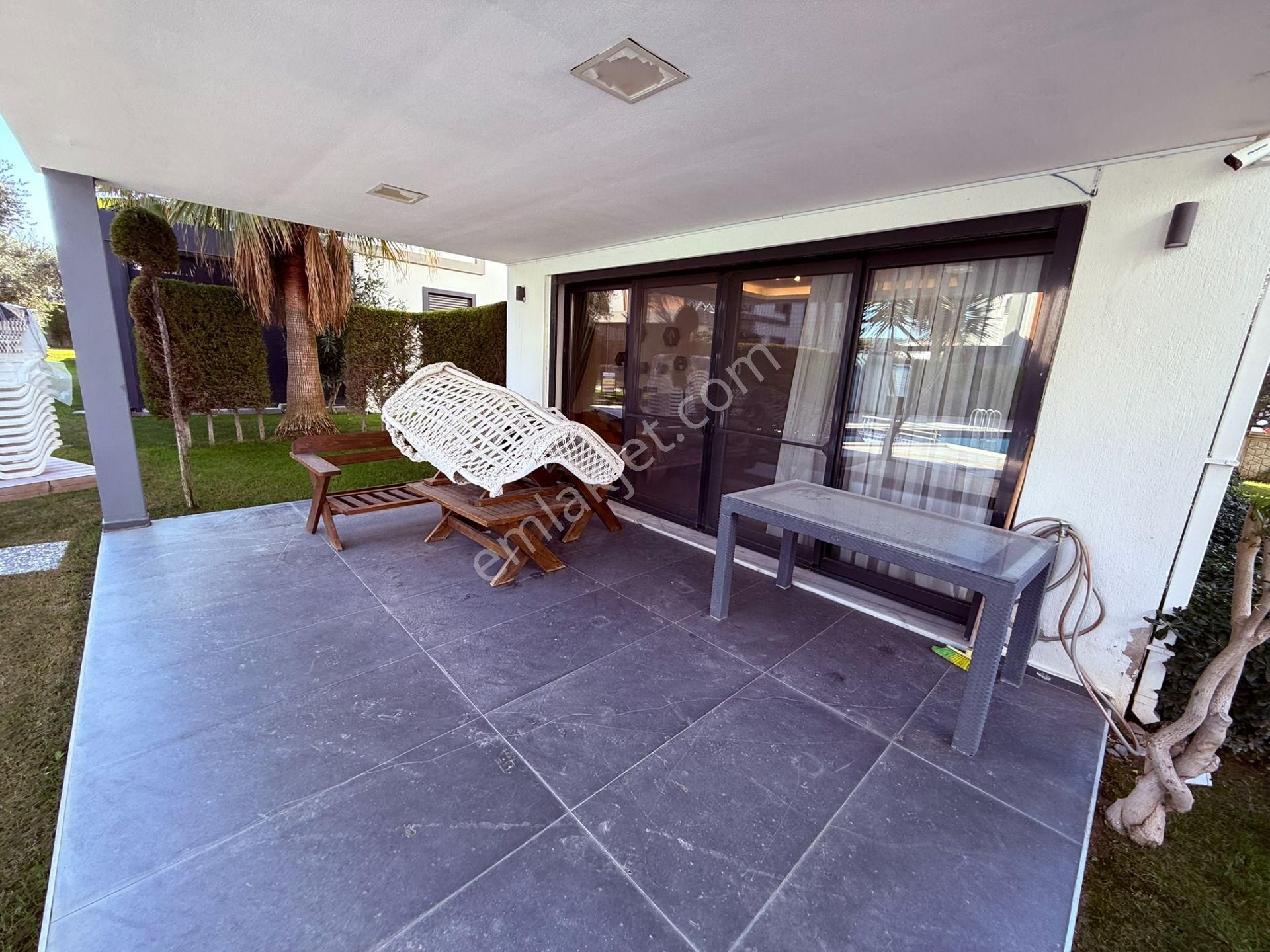 Kuşadasında Satılık 3+1 Havuz Başı Müstakil Villa - Görsel 7