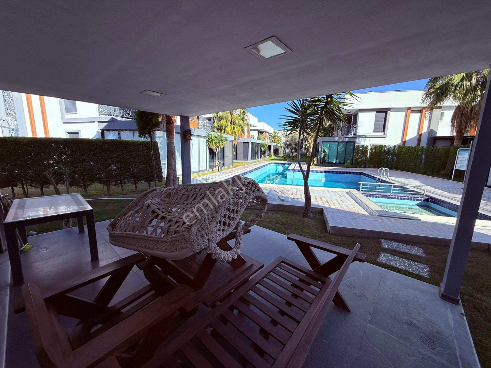 Kuşadasında Satılık 3+1 Havuz Başı Müstakil Villa - Görsel 9