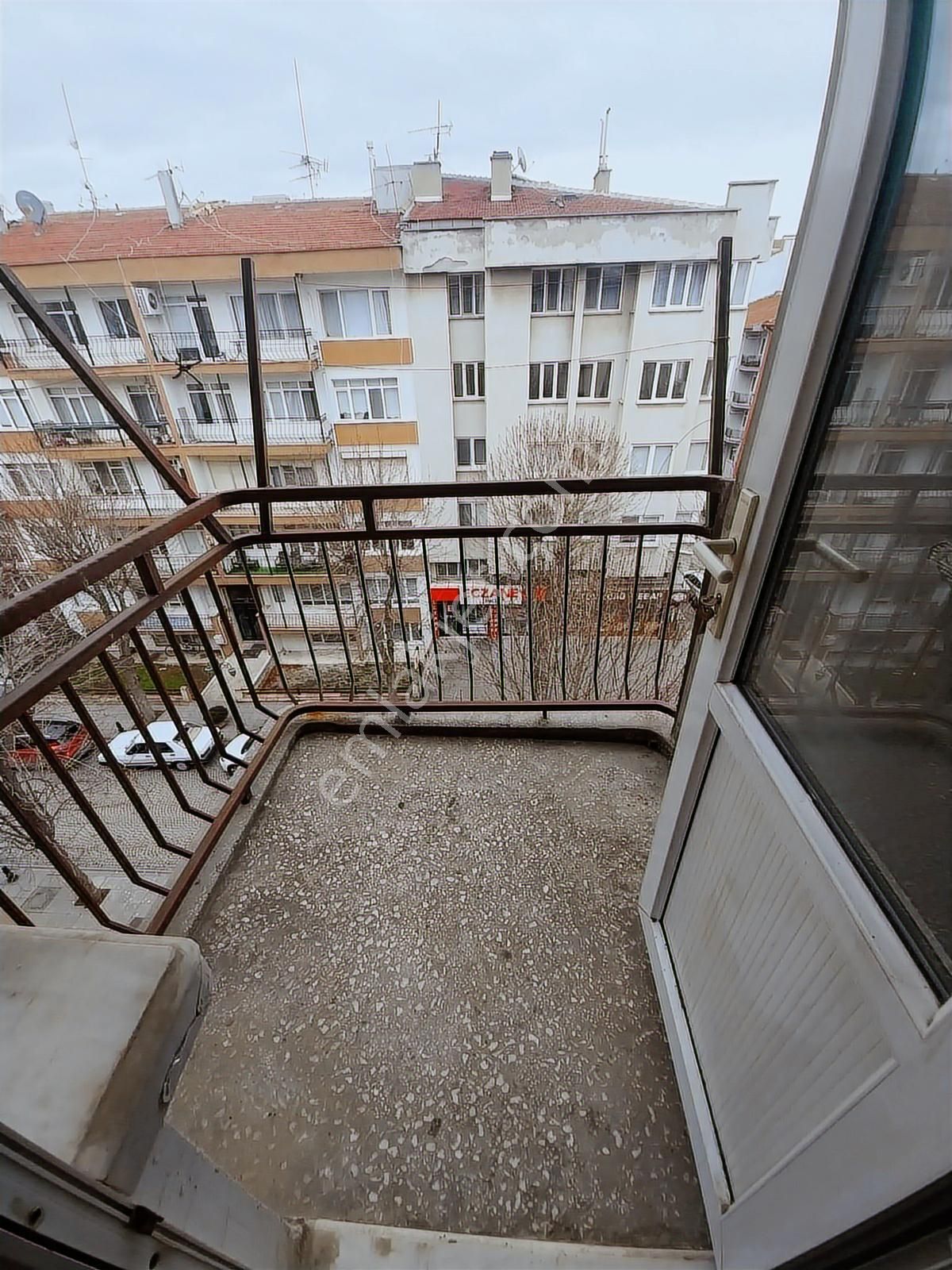 Deliklitaş Mah. Çarşı Merkez Hamamyolu Yakını Kiralık 2+1 Daire - Görsel 11