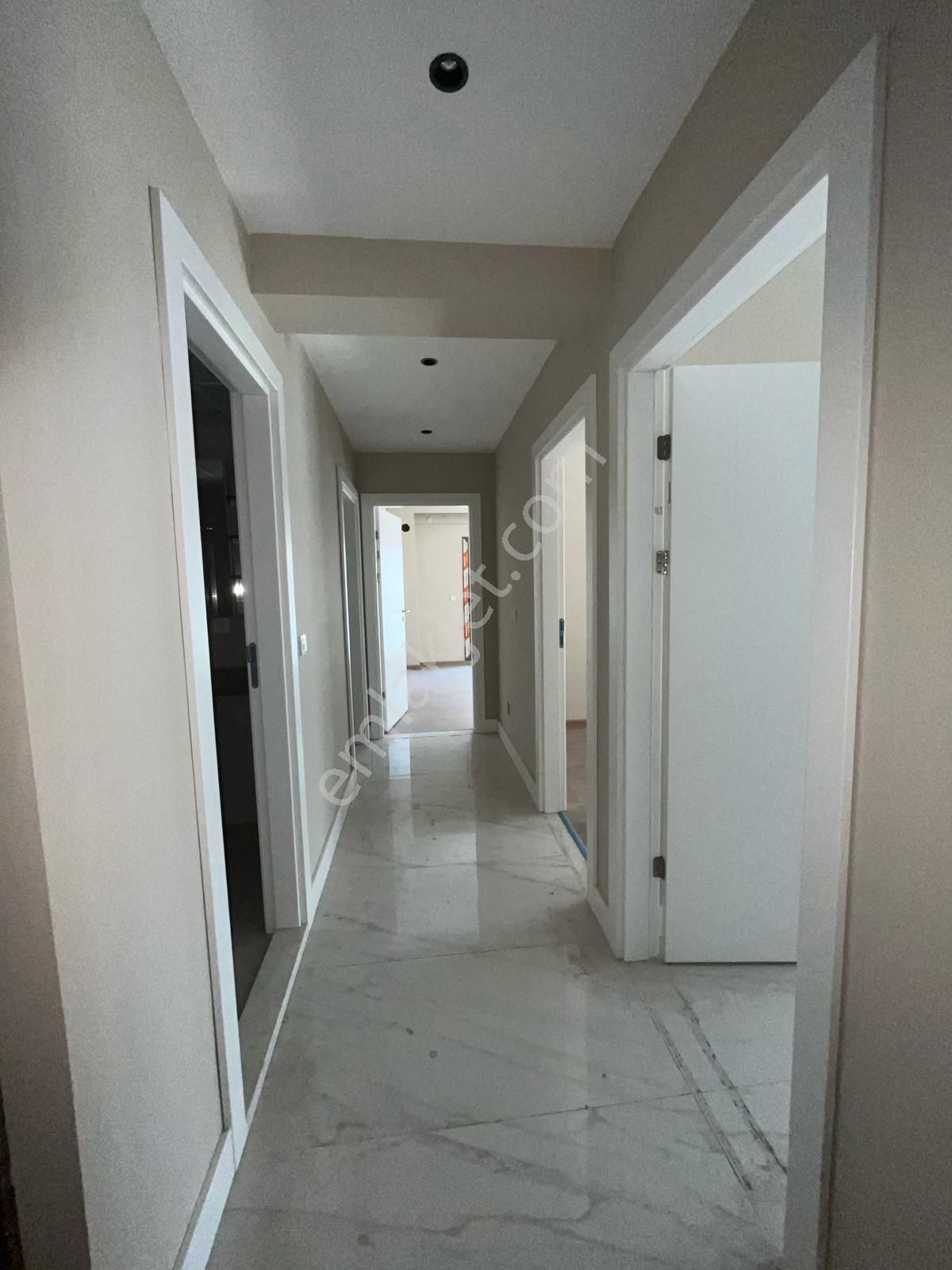 Karşıyaka B.üçokta Ebeveyn Banyolu Sıfır 2+1 Daire H-2 - Görsel 13