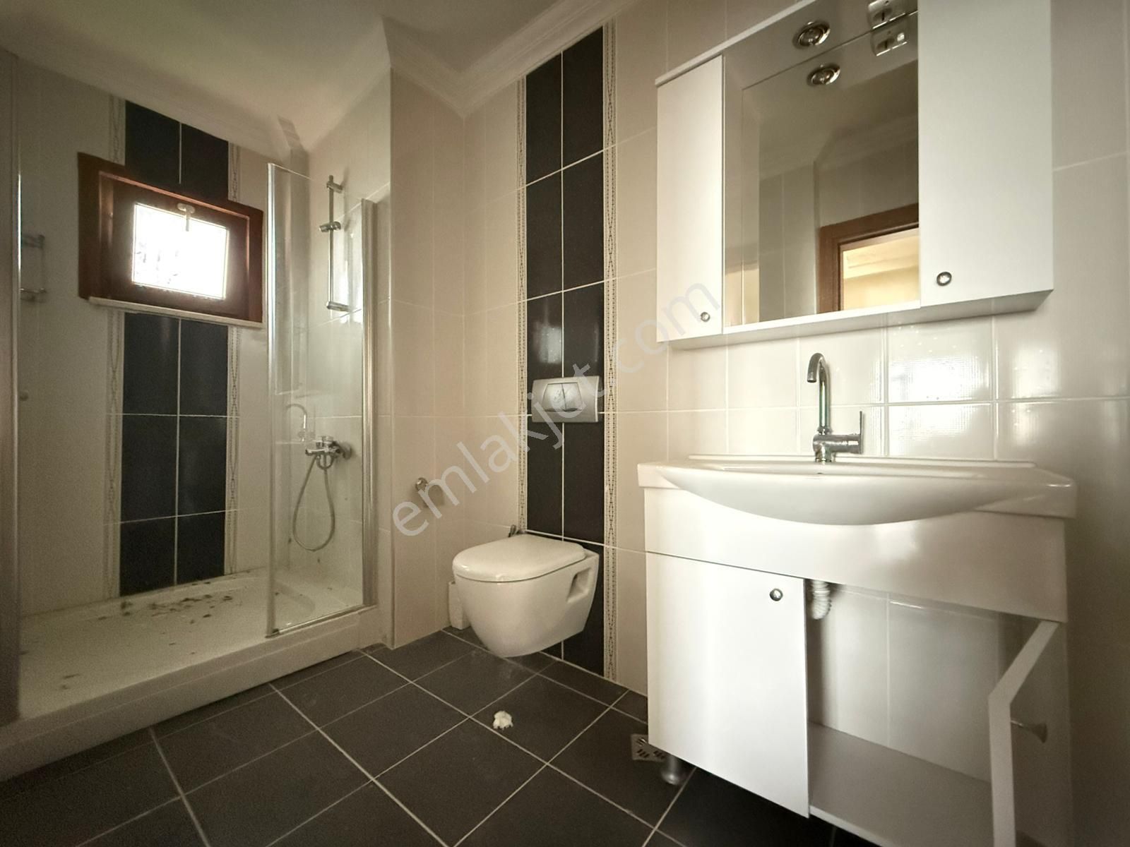 Tezcan Gayrimenkul'den Yalova/termal Akköy'de Deniz Manzaralı Villa. - Görsel 23