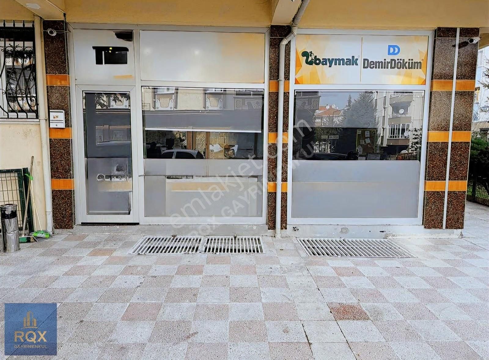 Topçu Mahallesinde Köşe Başı 18+36 M2 Masrafsız Satılık Dükkan