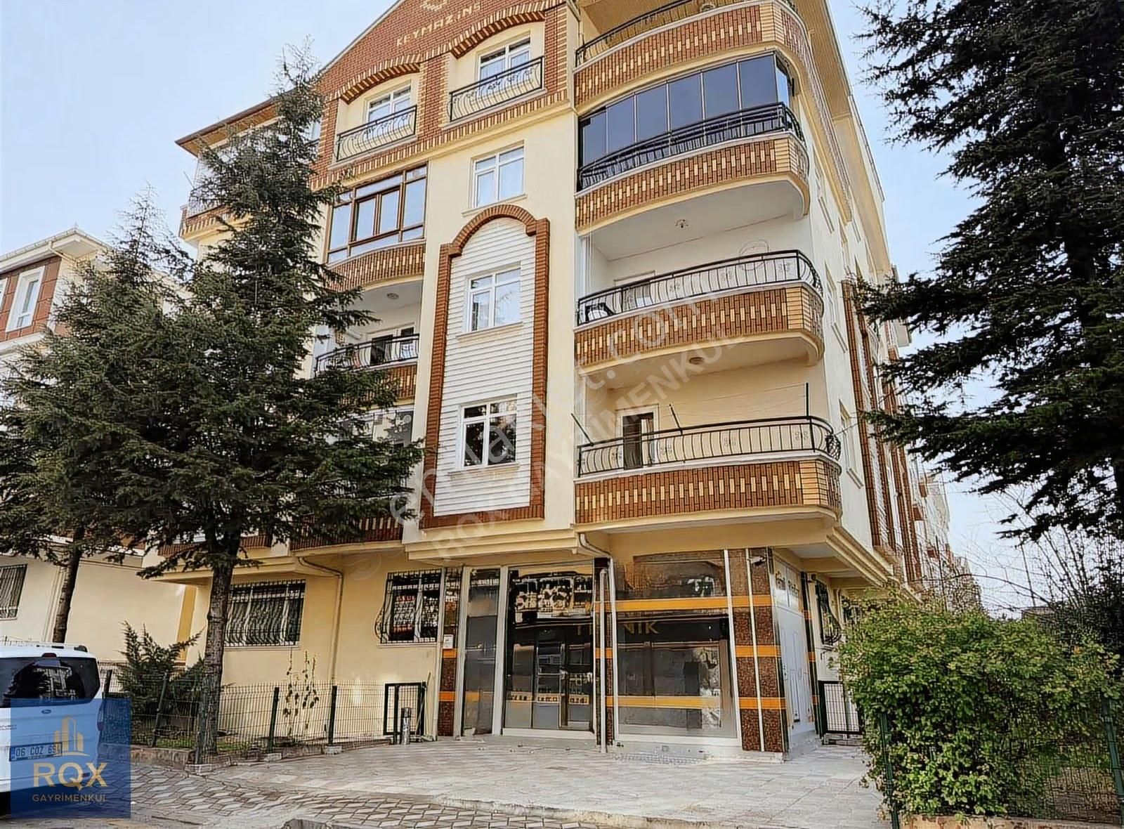 Topçu Mahallesinde Köşe Başı 18+36 M2 Masrafsız Satılık Dükkan - Görsel 4