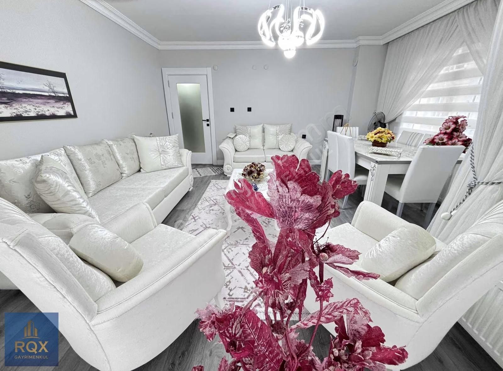 Atakent Mahallesi Ful Yapılı Bağımsız Mutfak Ön Cephe 2+1 Daire