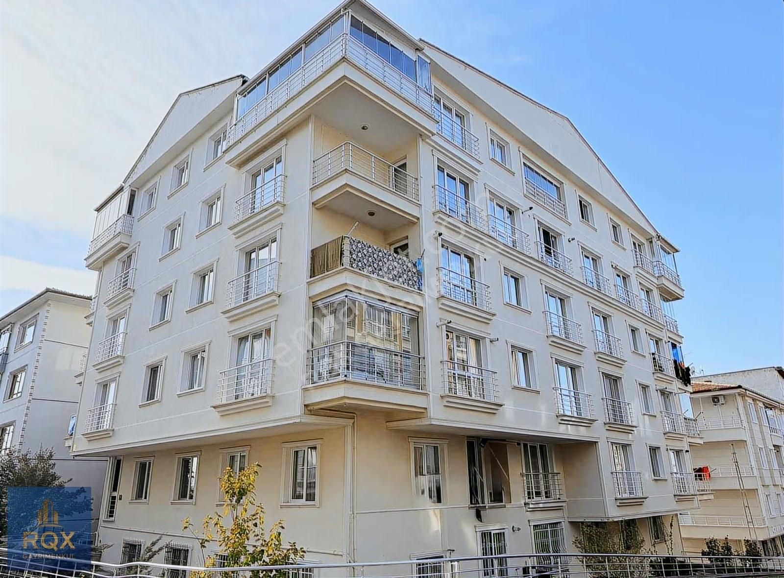 İstasyon Mahallesinde Ara Kat Bağımsız Ön Cephe Asansörlü 2+1