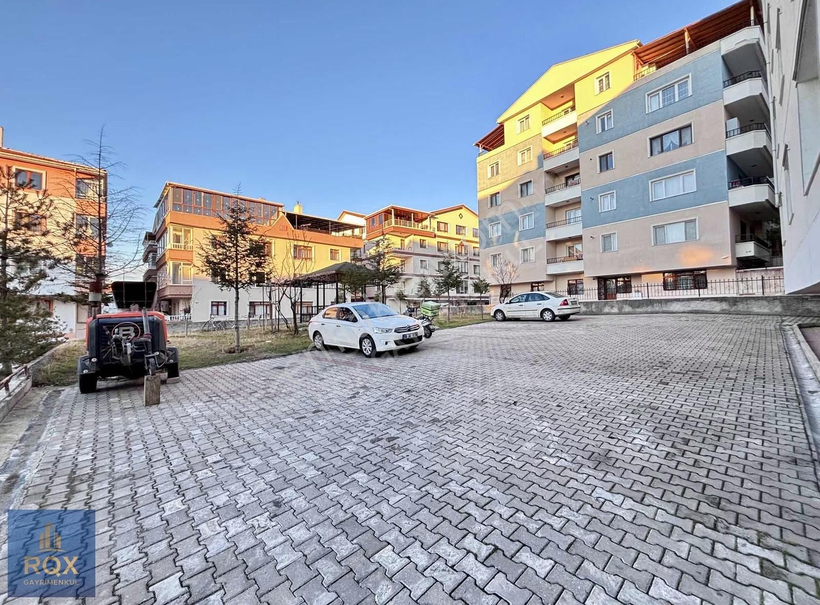 Topçu Mahallesinde Ara Kat Ön Cephe Masrafsız 3+1 Daire - Görsel 18