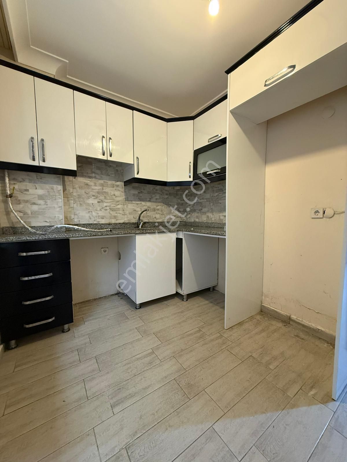 İncirtepe Mahallesi Bahçeli Bahçe Katı 2+1 Kiralık Daire - Görsel 4