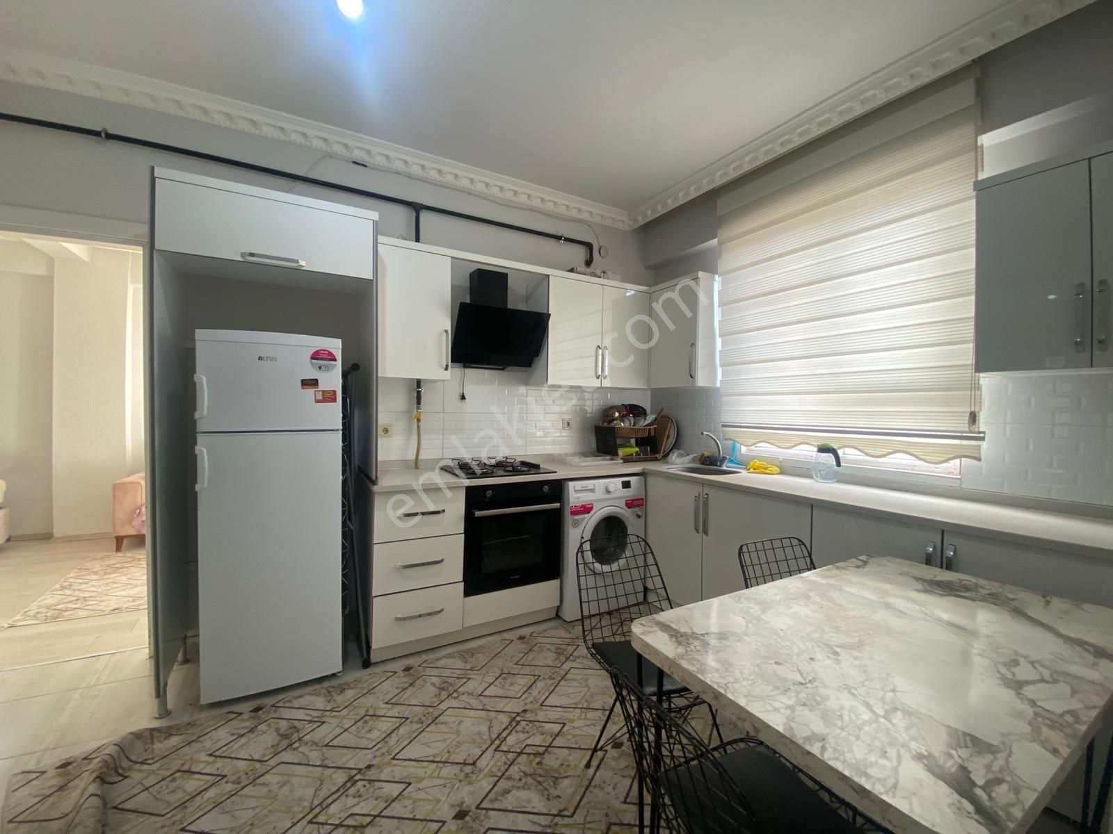 İlkevim'den Bahçelievler'de Kiracılı-eşyalı Satılık 2+0 Daire - Görsel 4