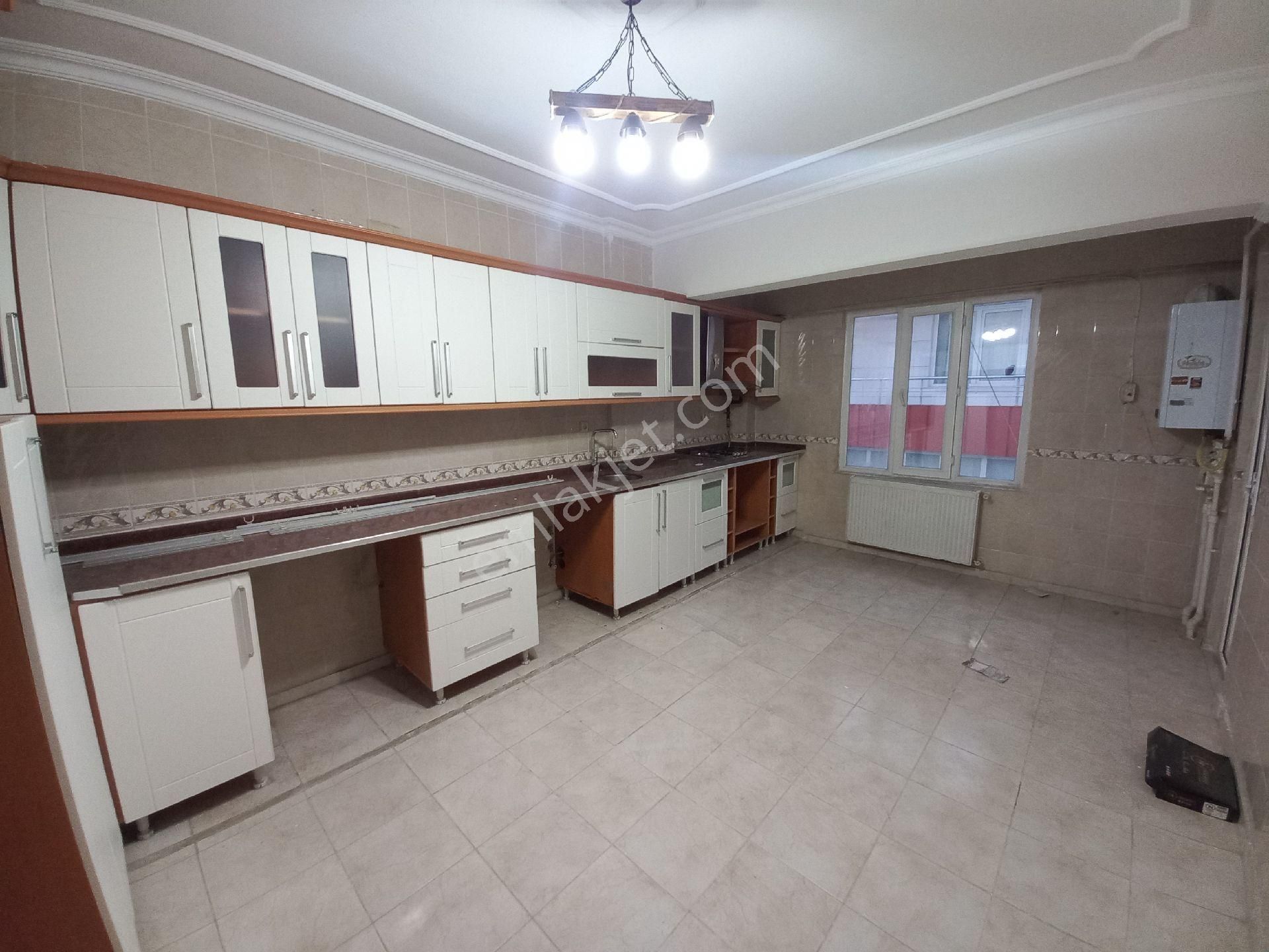 Kültür Emlak Karaköprü'de Kiralık 4 Odalı Son Kat - Görsel 13