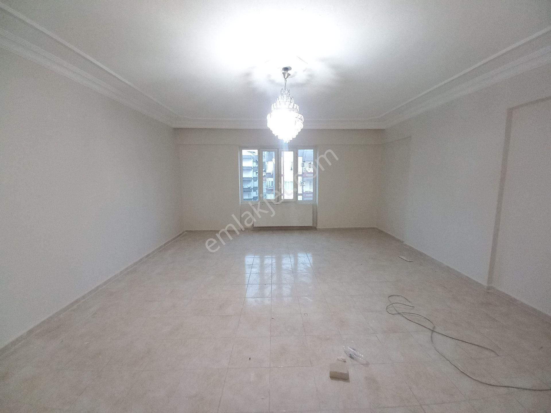 Kültür Emlak Karaköprü'de Kiralık 4 Odalı Son Kat - Görsel 5