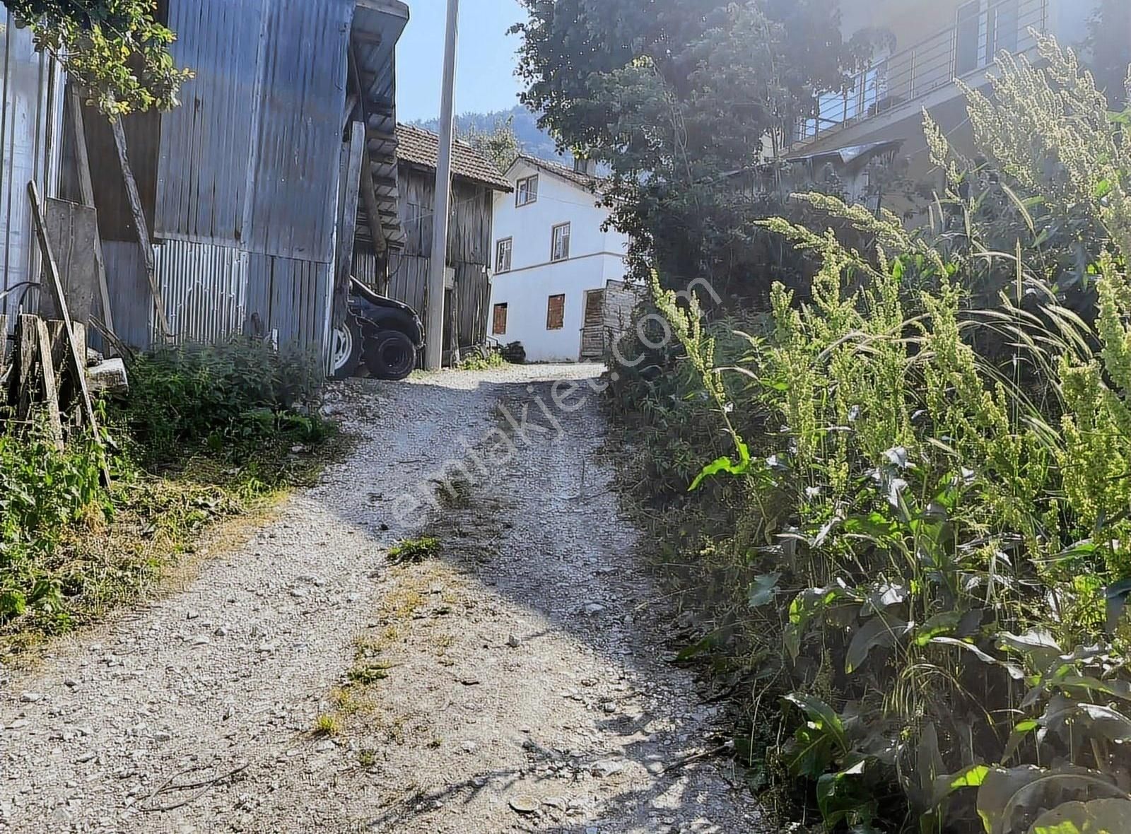 Göynük Çubuk Köyünde Göl Manzaralı 500 M2 Arsa İki Katlı Ev - Görsel 5