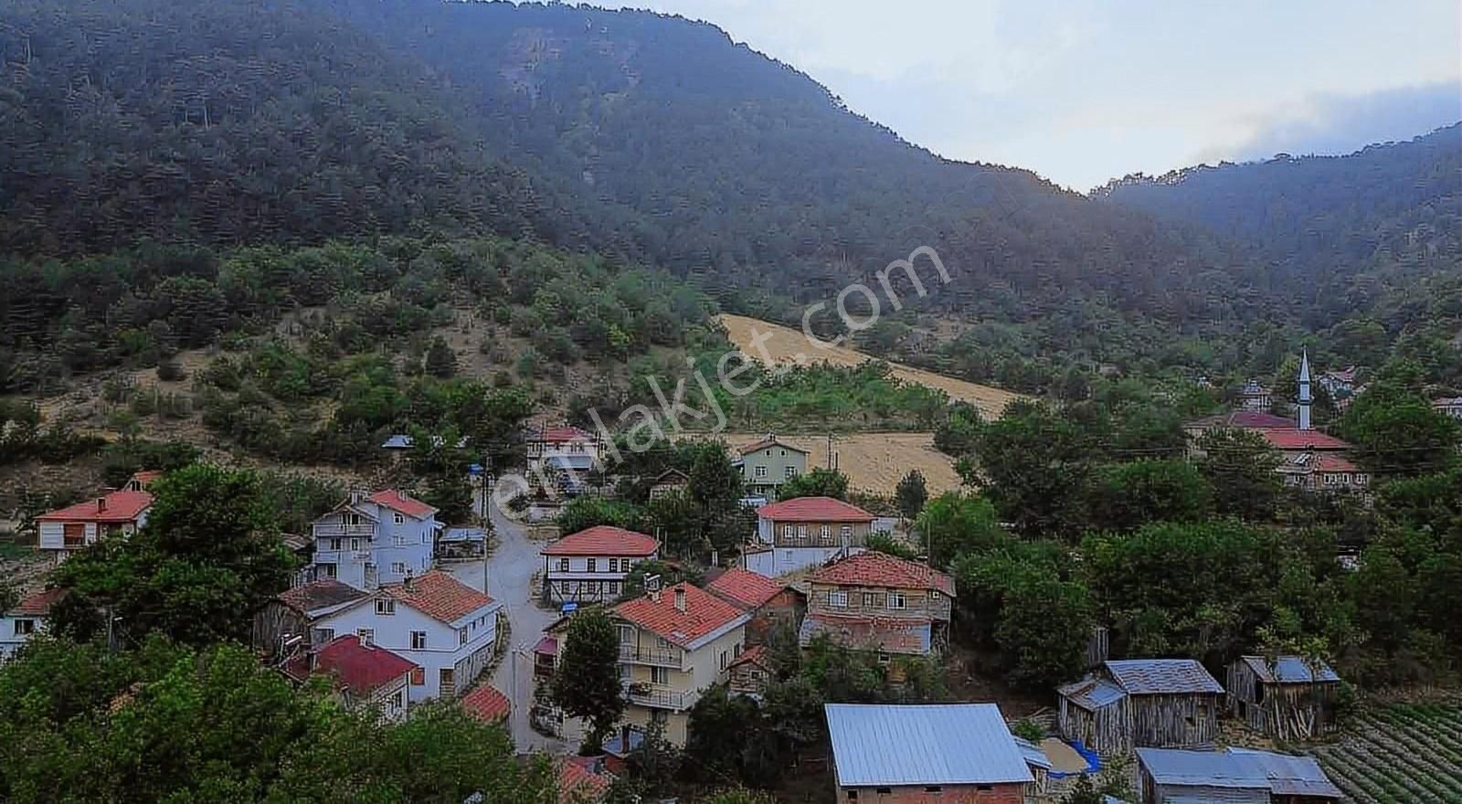 Göynük Çubuk Köyünde Göl Manzaralı 500 M2 Arsa İki Katlı Ev - Görsel 8