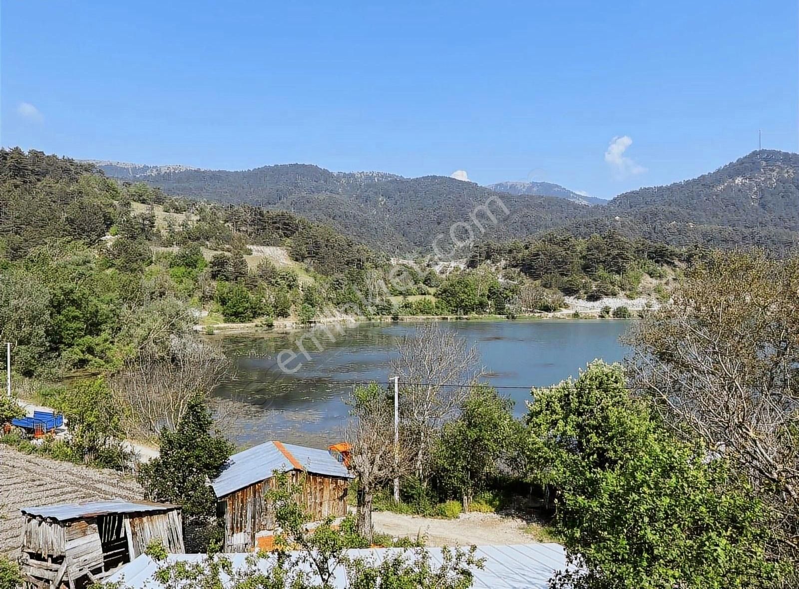 Göynük Çubuk Köyünde Göl Manzaralı 500 M2 Arsa İki Katlı Ev - Görsel 4