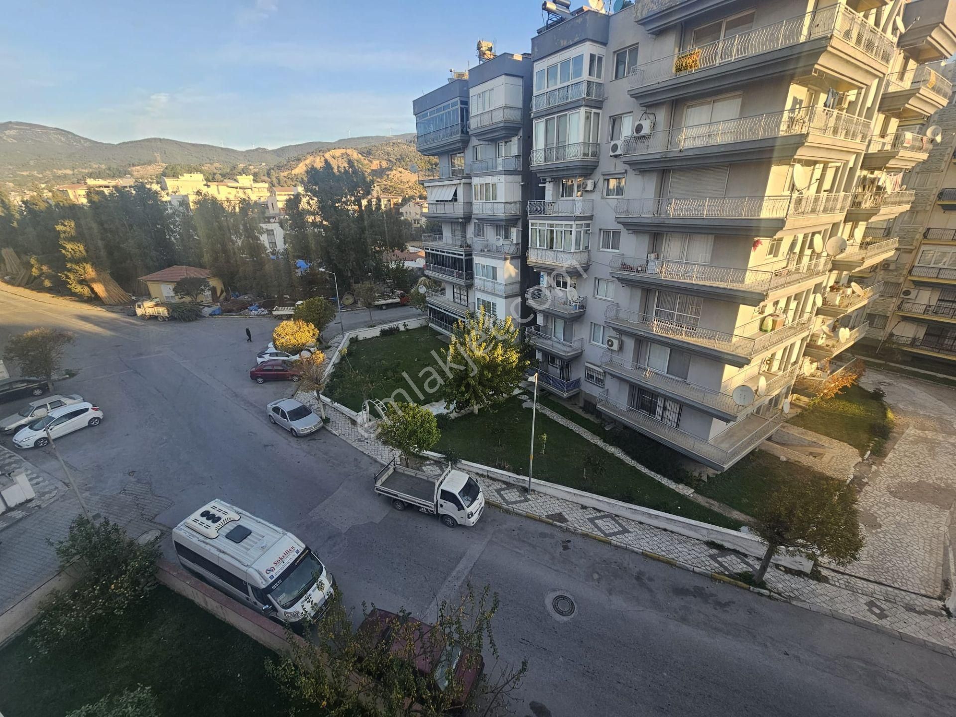 Söke Emlak Ofisisınden Atatürk Mahallesi Kiralık Daire - Görsel 12