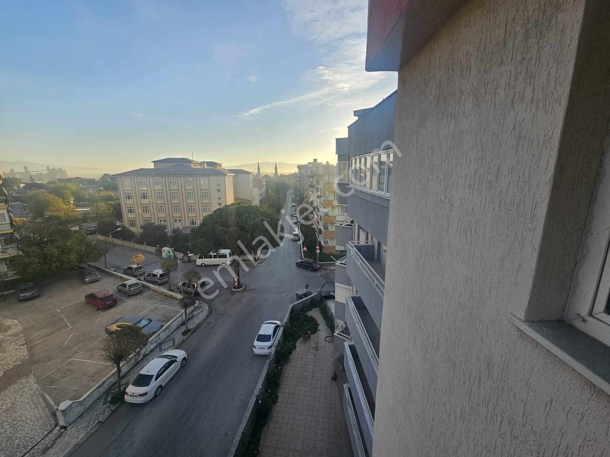 Söke Emlak Ofisisınden Atatürk Mahallesi Kiralık Daire - Görsel 17