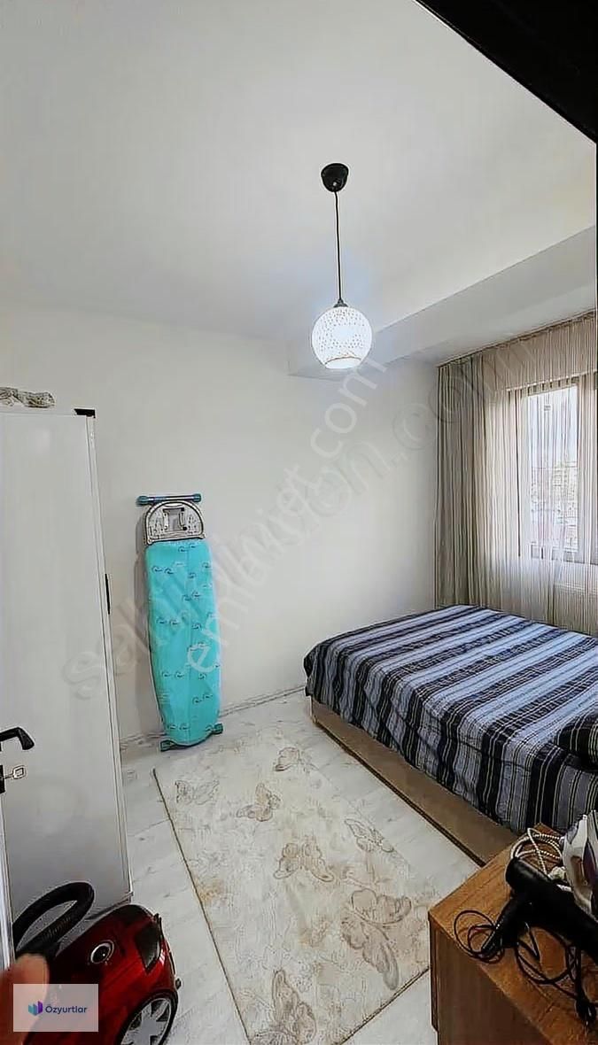 Özyurtlar'dan Muradiye'de Cadde Üzerinde Otoparklı, Eşyalı Daire - Görsel 13