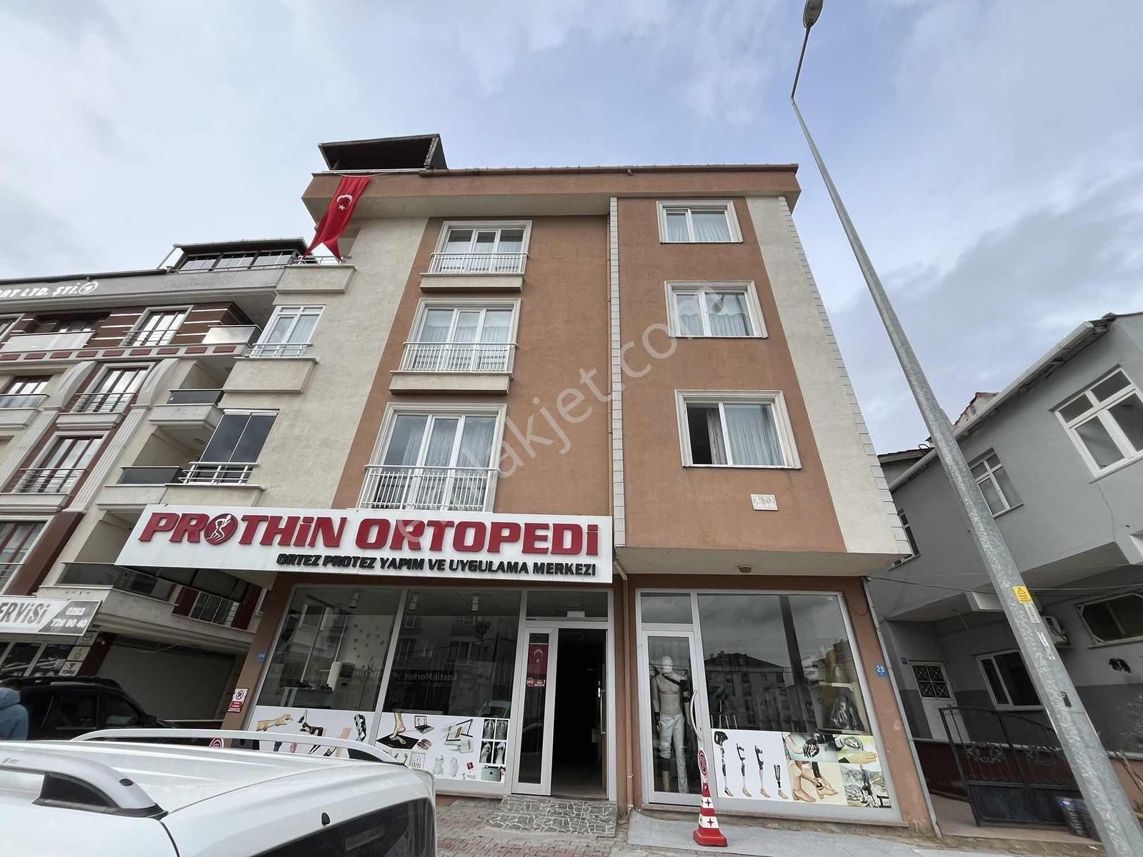 |osmanlı|hastahaneye Yürüme Mesafesi Ara Kat 136m2 3+1