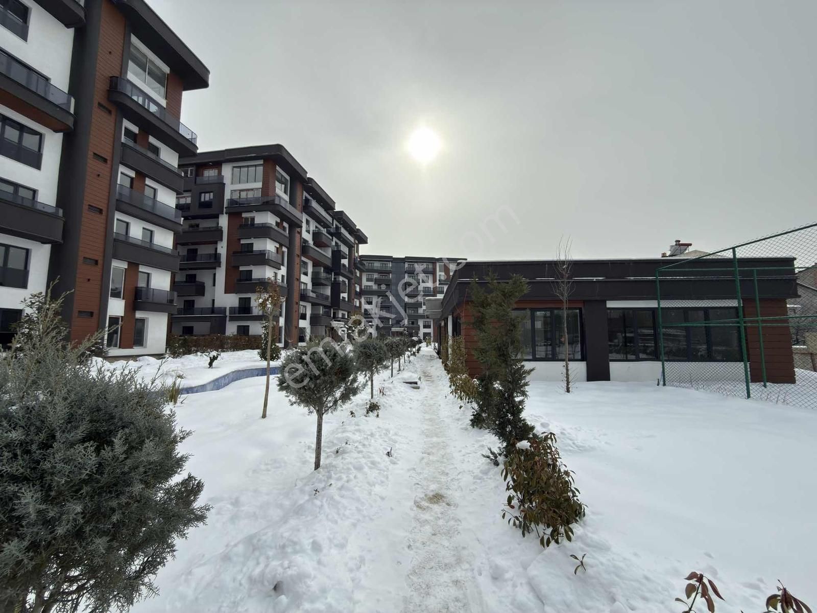 Edremit İnan Life'ta Satılık 3+1 Lüks Fırsat Ara Kat Daire - Görsel 8