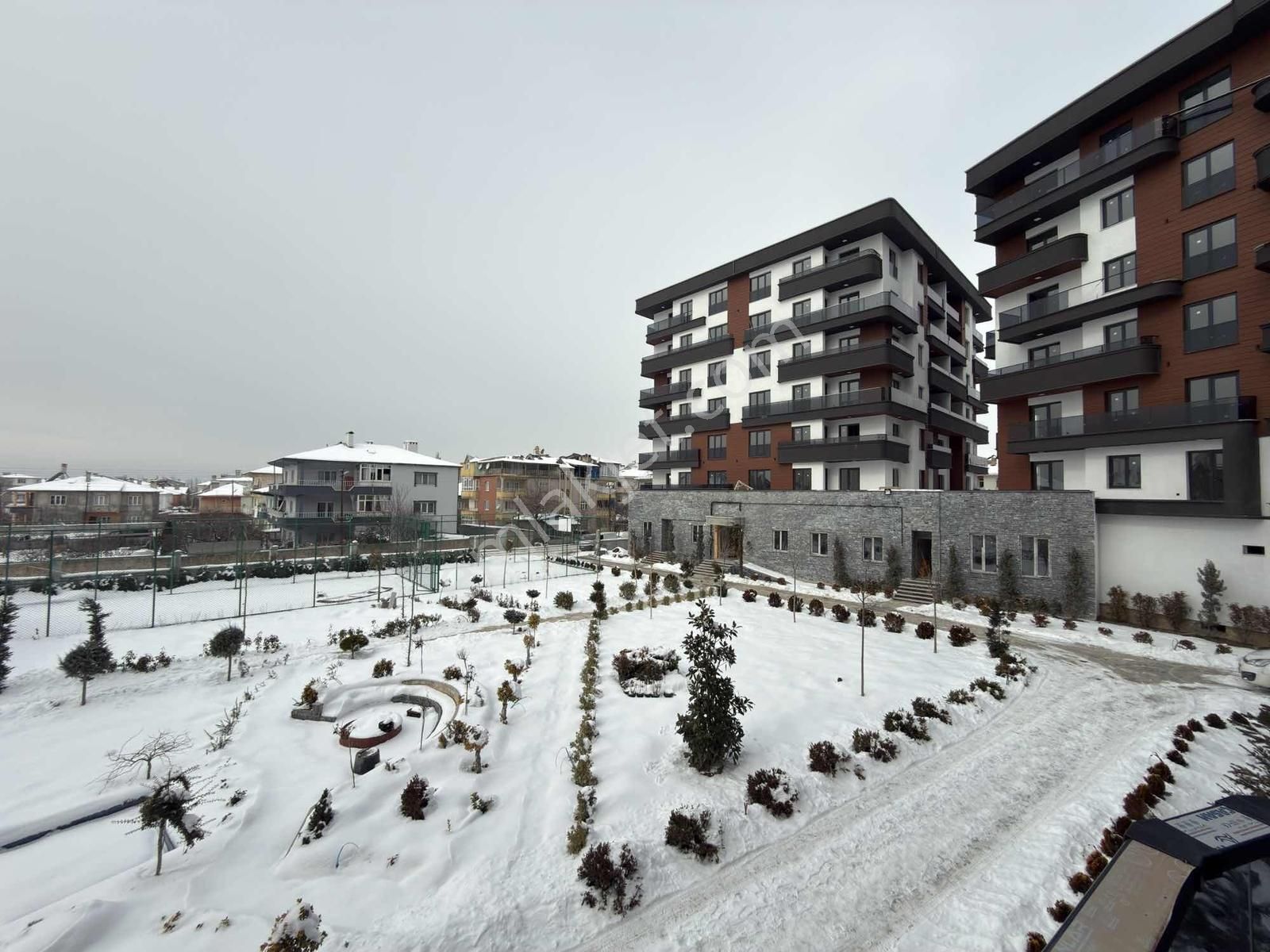 Edremit İnan Life'ta Satılık 3+1 Lüks Fırsat Ara Kat Daire - Görsel 18