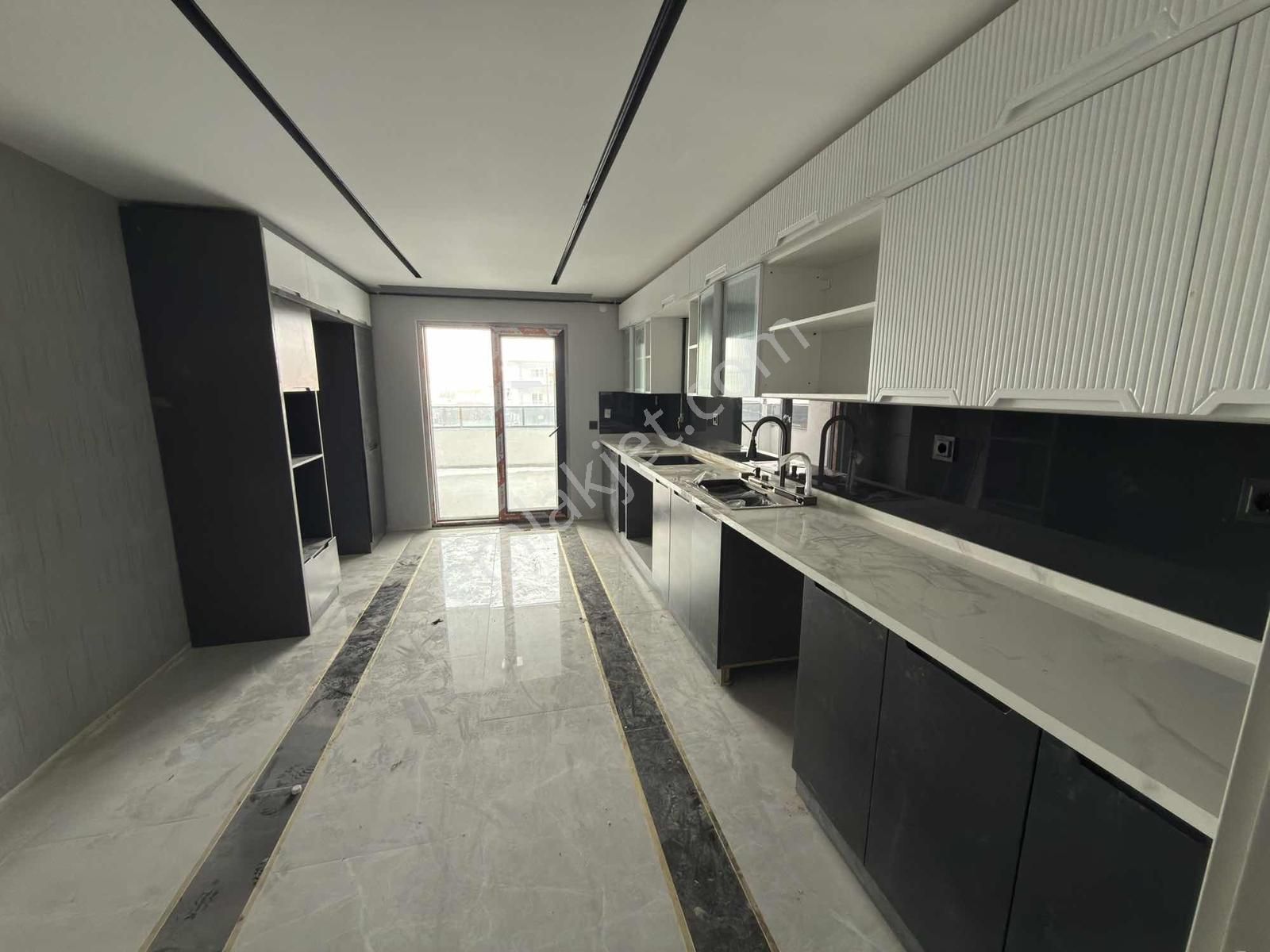 Edremit İnan Life'ta Satılık 3+1 Lüks Fırsat Ara Kat Daire - Görsel 22