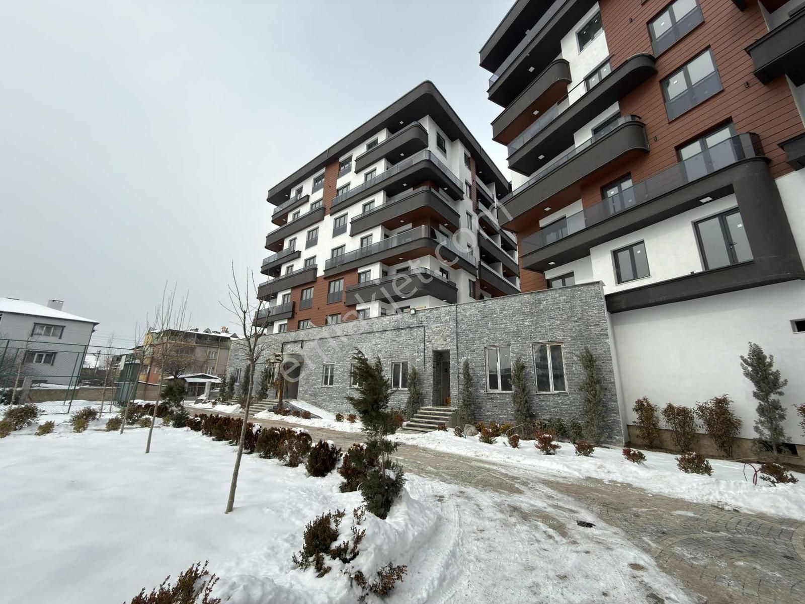 Edremit İnan Life'ta Satılık 3+1 Lüks Fırsat Ara Kat Daire - Görsel 21