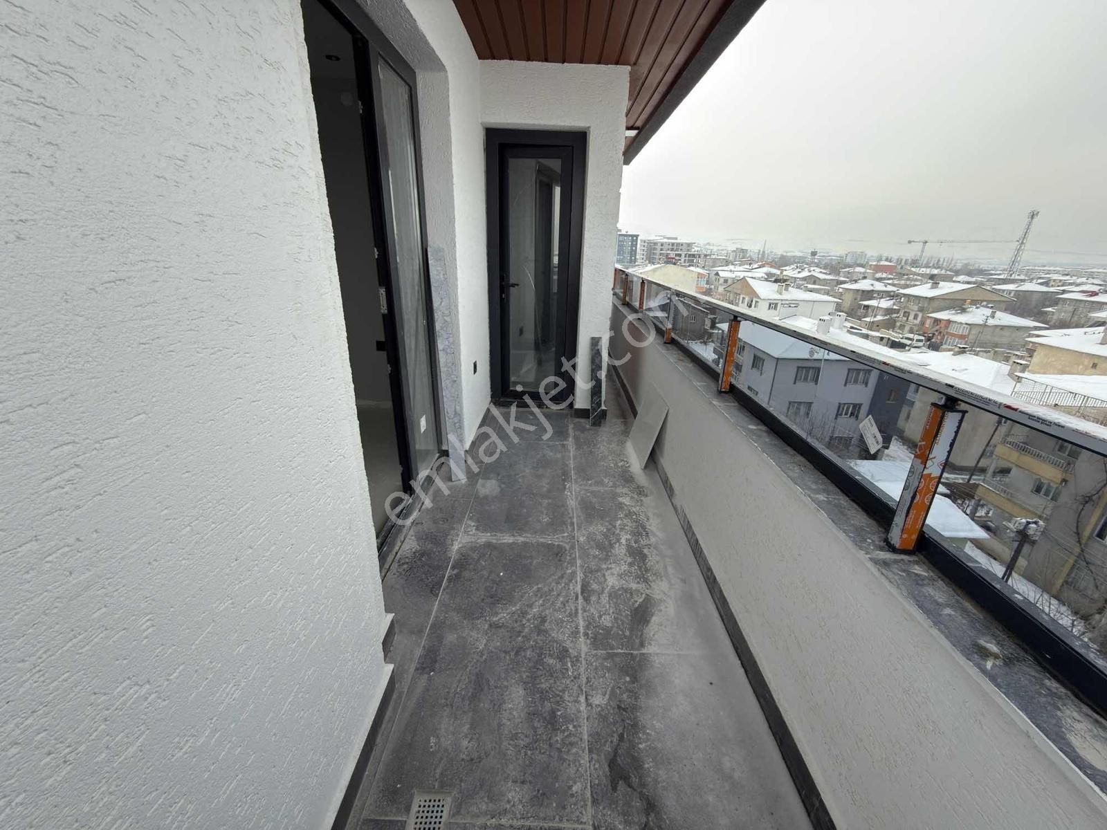 Edremit İnan Life'ta Satılık 3+1 Lüks Fırsat Ara Kat Daire - Görsel 4