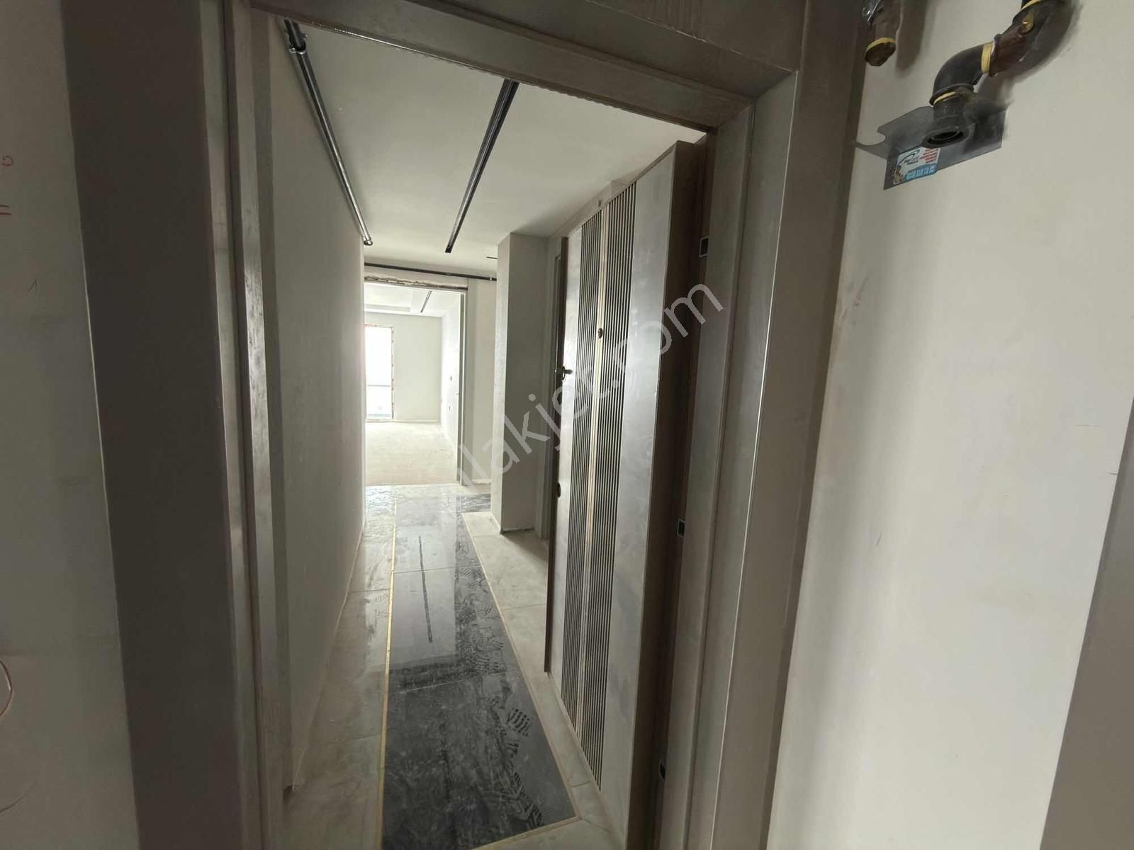 Edremit İnan Life'ta Satılık 3+1 Lüks Fırsat Ara Kat Daire - Görsel 11