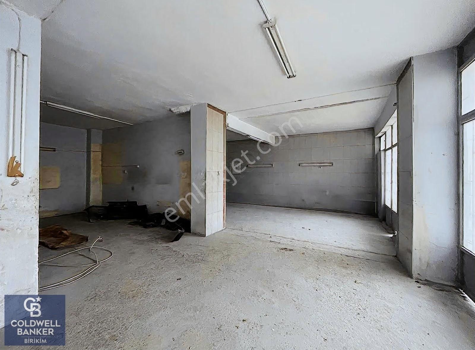 Maltepe'de İşlek Noktada 120m2 Net Kullanımlı Satılık Dükkan - Görsel 7