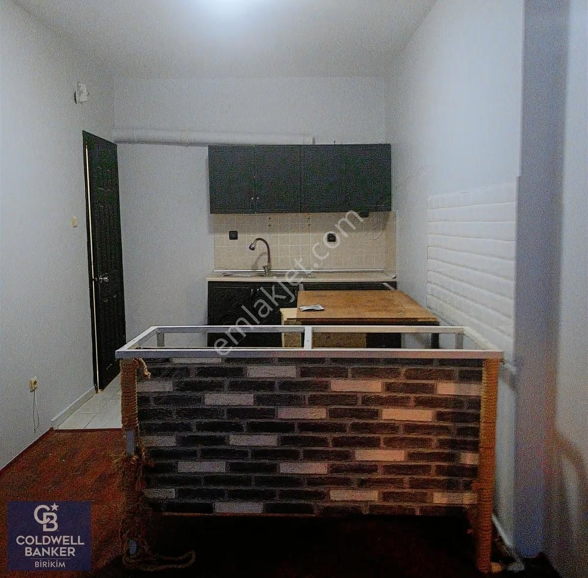 Karaköy'de Farklı Ticari Kullanıma Uygun Ofisli Kiralık Dükkan - Görsel 10