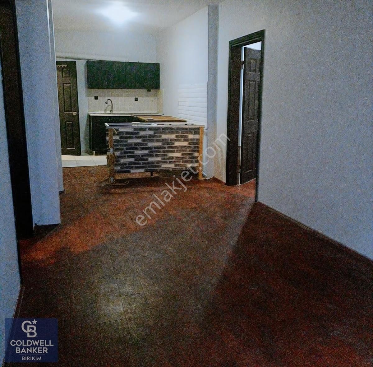 Karaköy'de Farklı Ticari Kullanıma Uygun Ofisli Kiralık Dükkan - Görsel 12