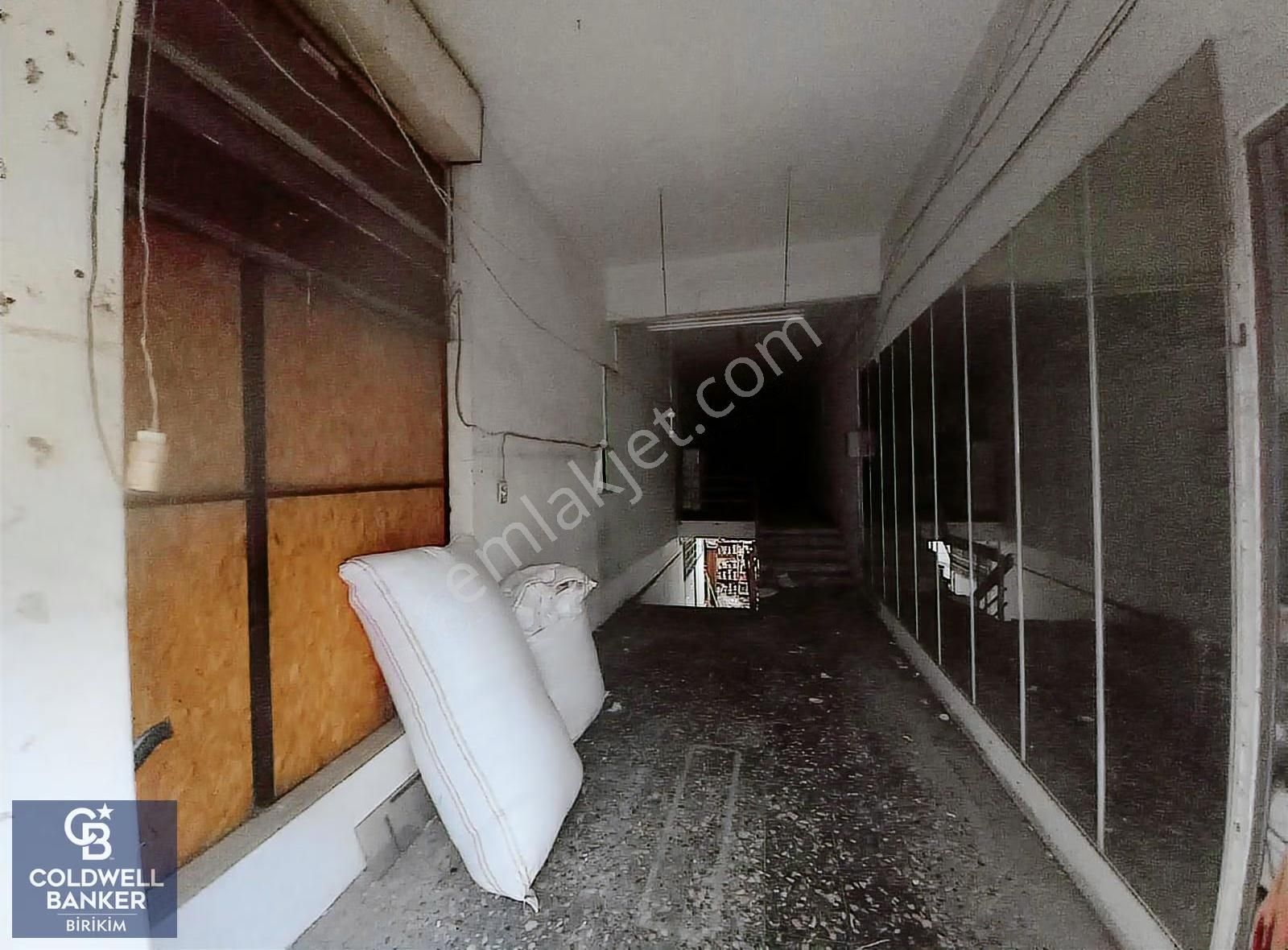 Maltepe Merkez'de Satılık 250 M2 Depolu Dükkan - Görsel 13