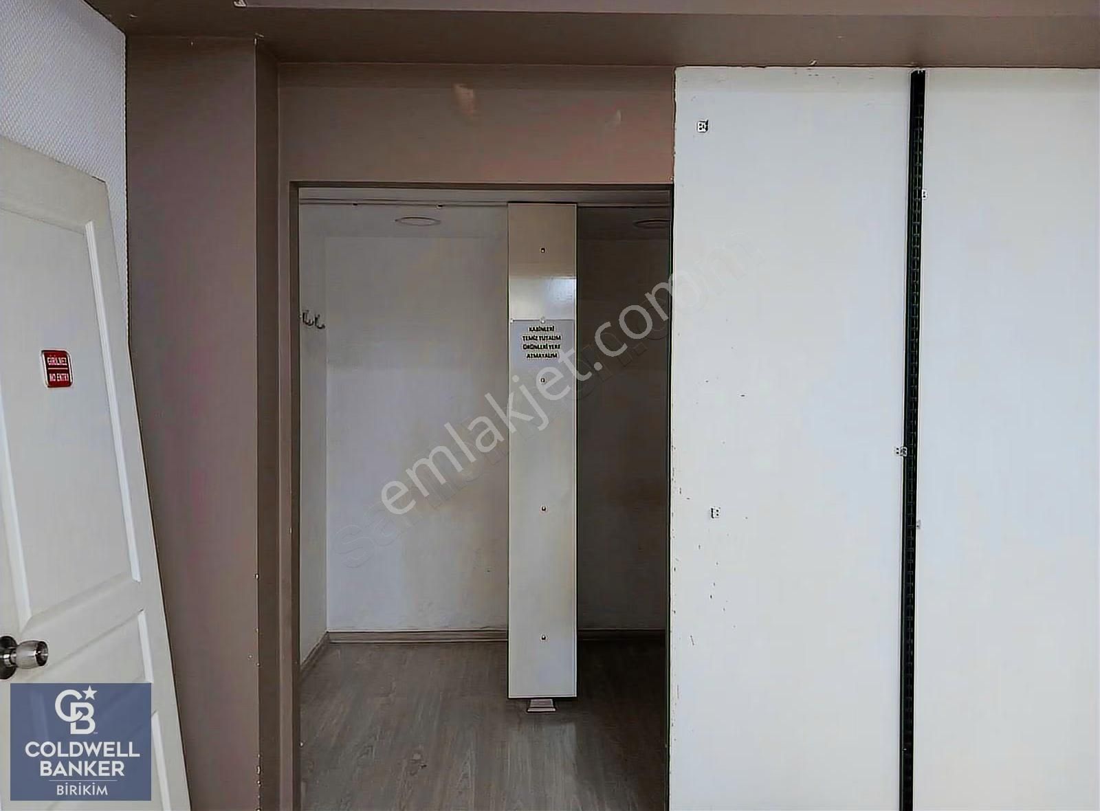 Maltepe Merkez'de Satılık 250 M2 Depolu Dükkan - Görsel 8