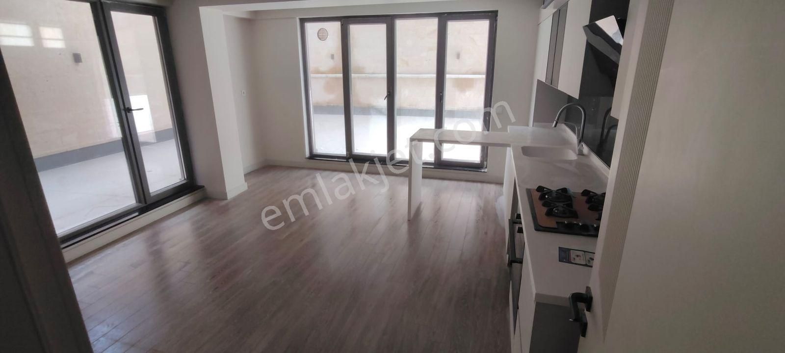 Bahçelievler De 1+1 Büyük Teraslı Yeni Lüks Bahçe Katı Daire - Görsel 9