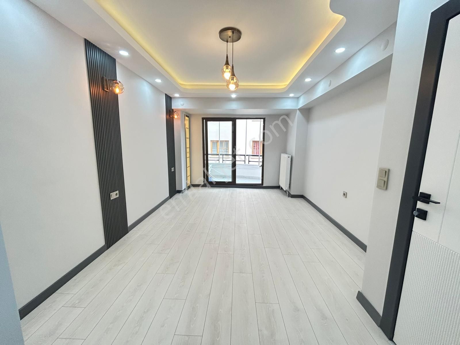 Taner'den Dikmen Cad. Yakını 3+1 Asansörlü Garajlı Süper Lüks Orta Kat Manzaralı - Görsel 7