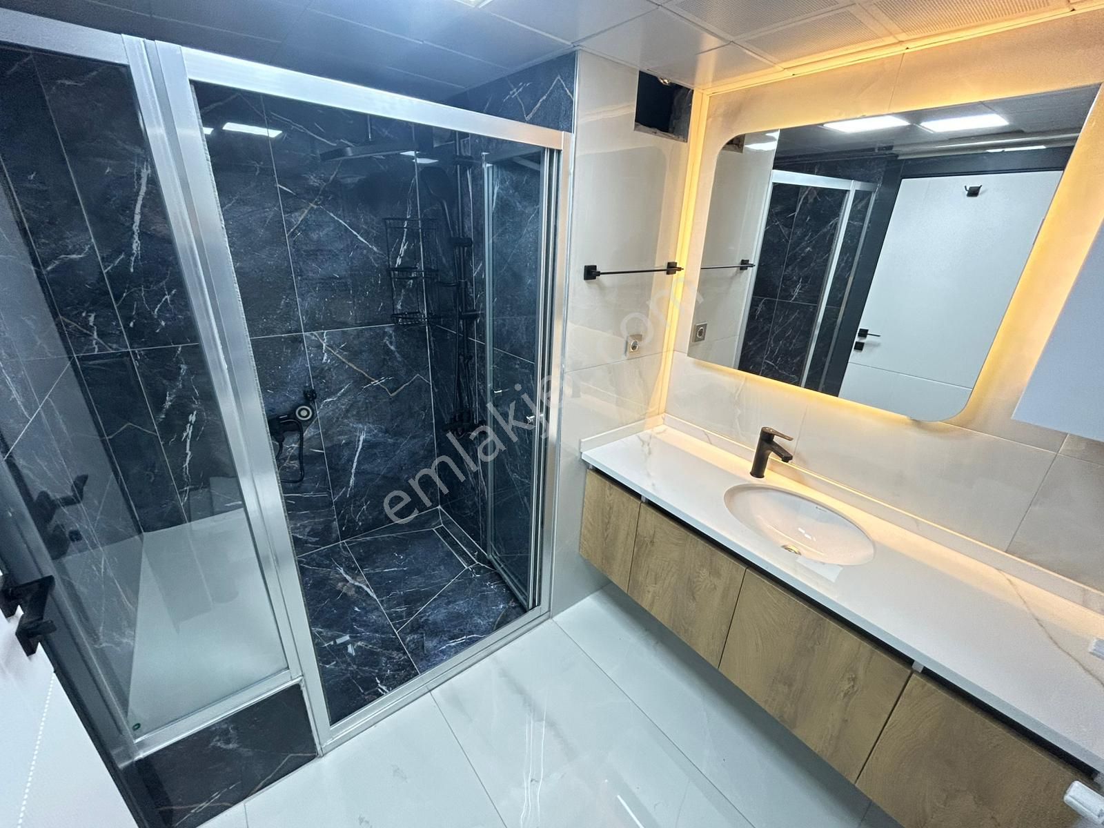 Taner'den Dikmen Cad. Yakını 3+1 Asansörlü Garajlı Süper Lüks Orta Kat Manzaralı - Görsel 29