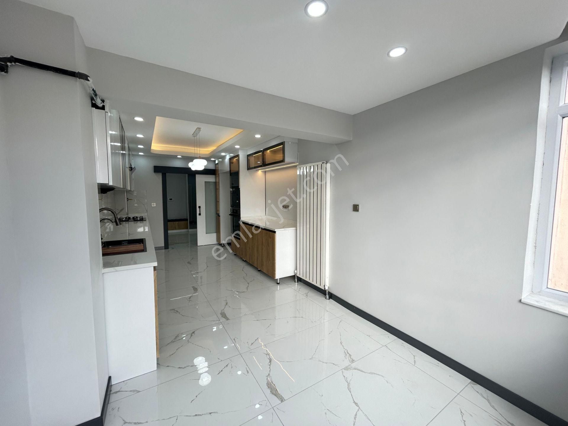 Taner'den Dikmen Cad. Yakını 3+1 Asansörlü Garajlı Süper Lüks Orta Kat Manzaralı - Görsel 34