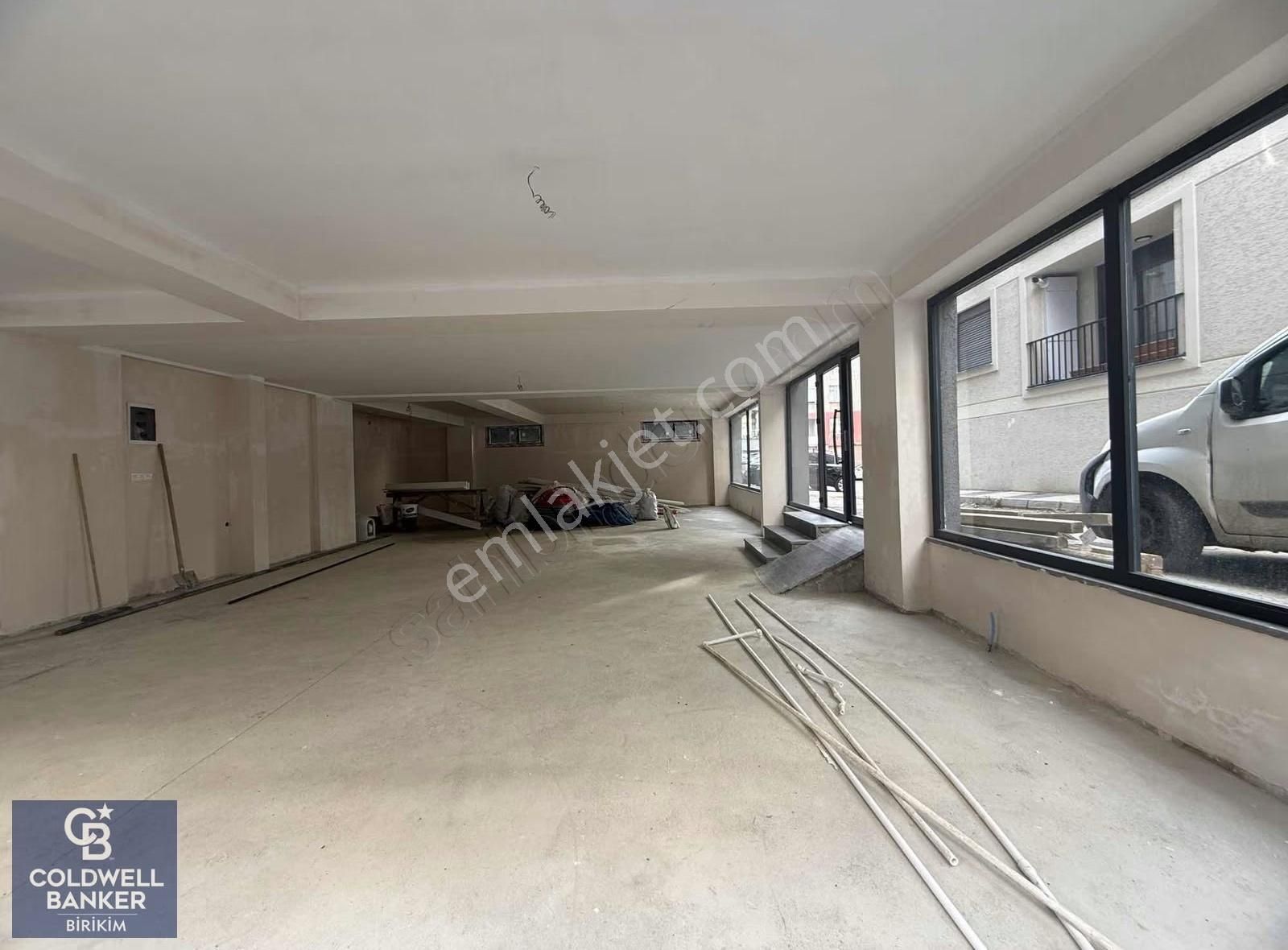 Maltepe Merkezde, 238 M² Dükkan Kurumsal Firmalara Uygun